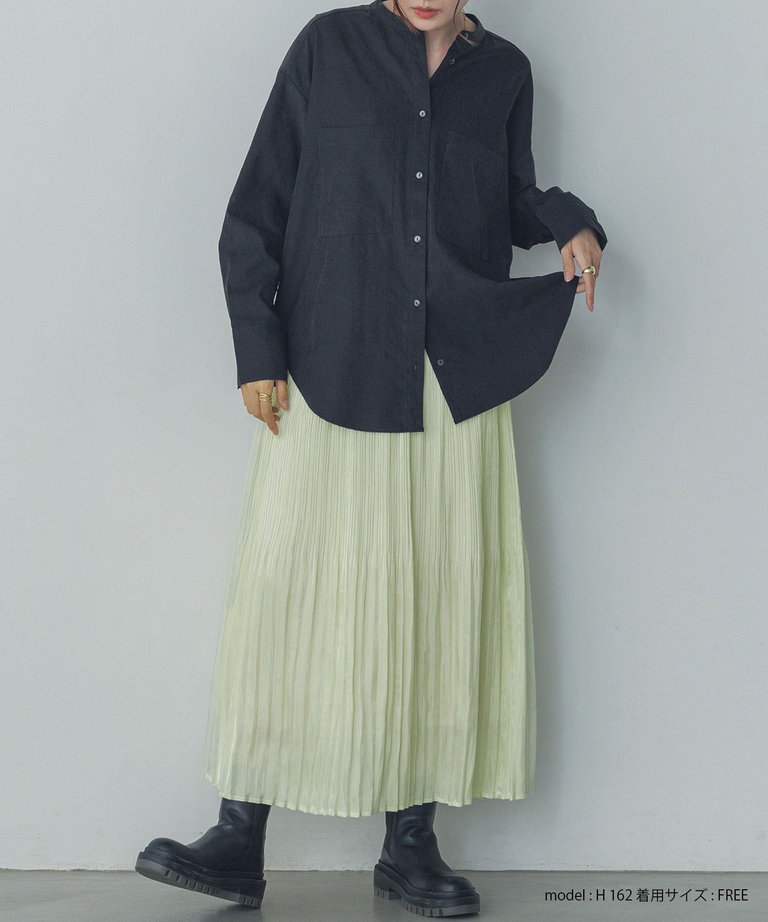 サテンランダムプリーツスカート