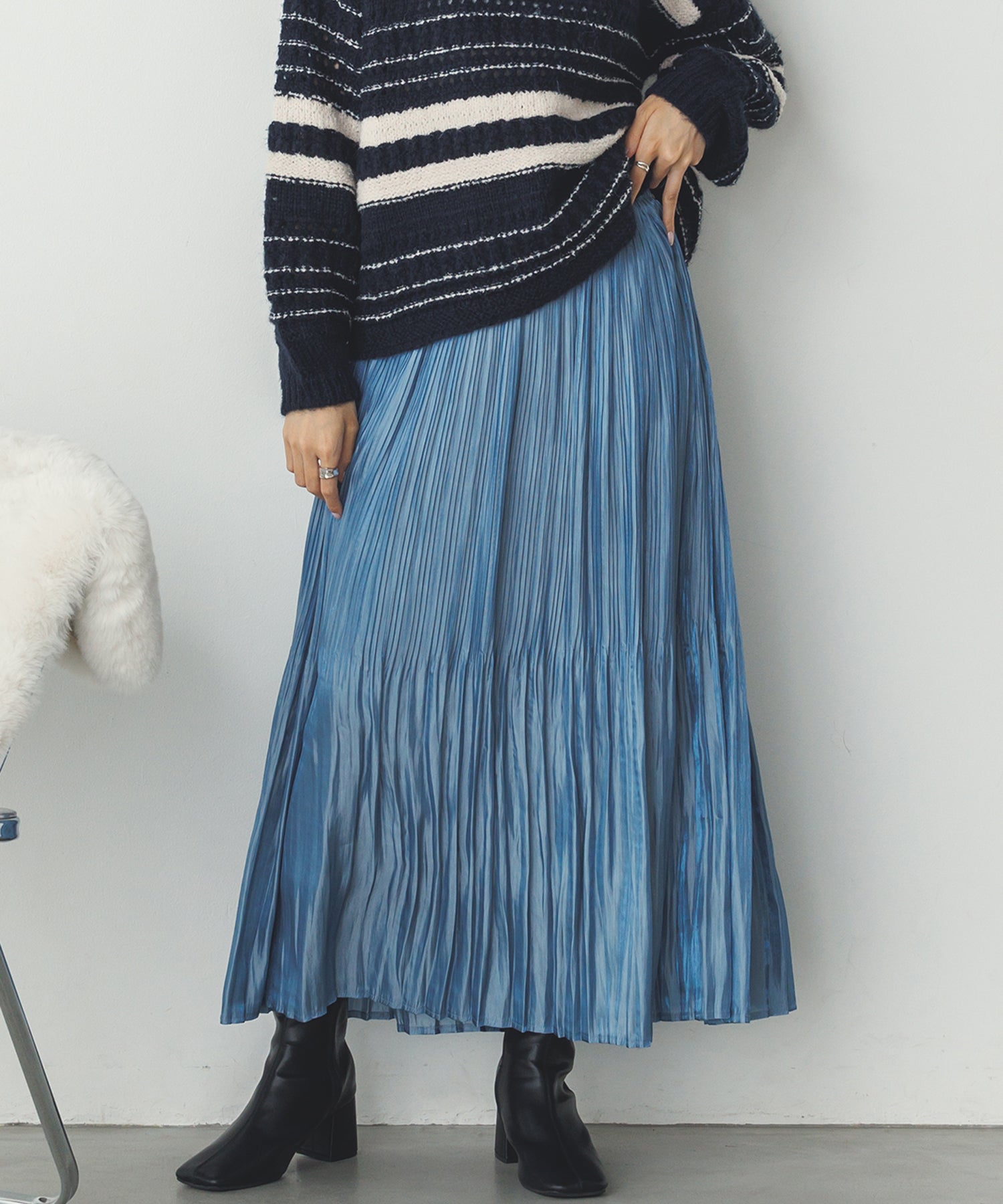 サテンランダムプリーツスカート