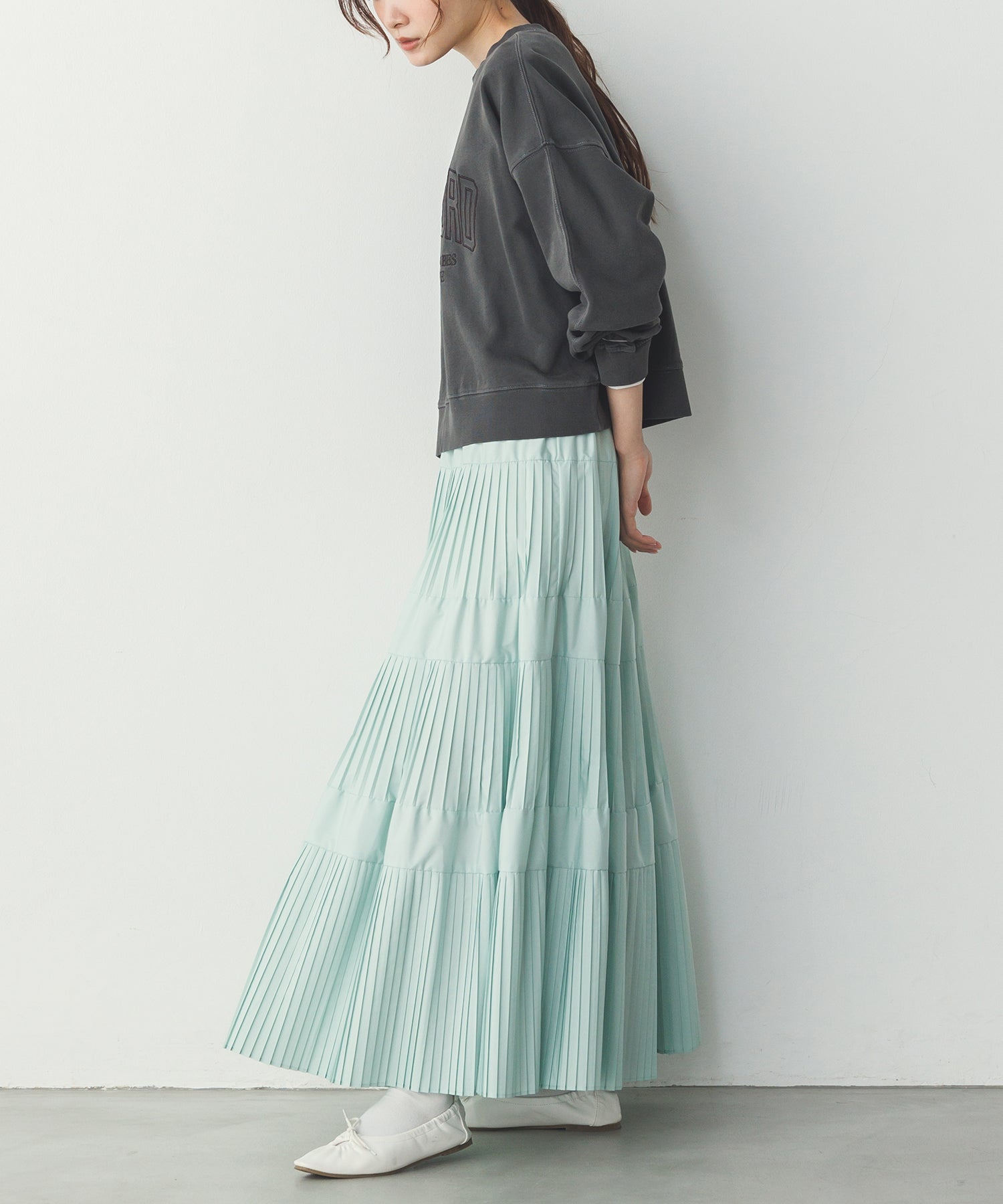 PLEATED TIERED SKIRT