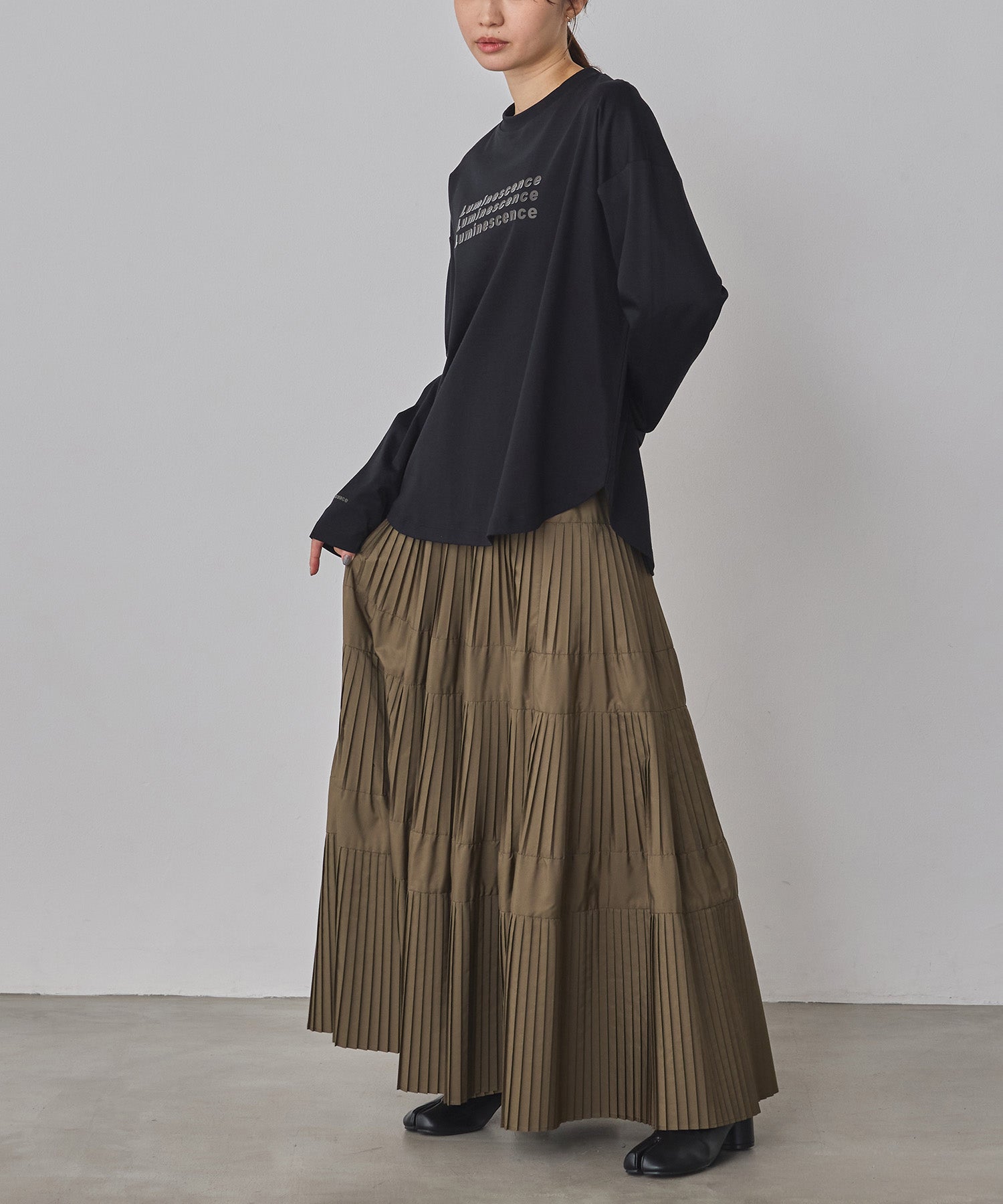 PLEATED TIERED SKIRT