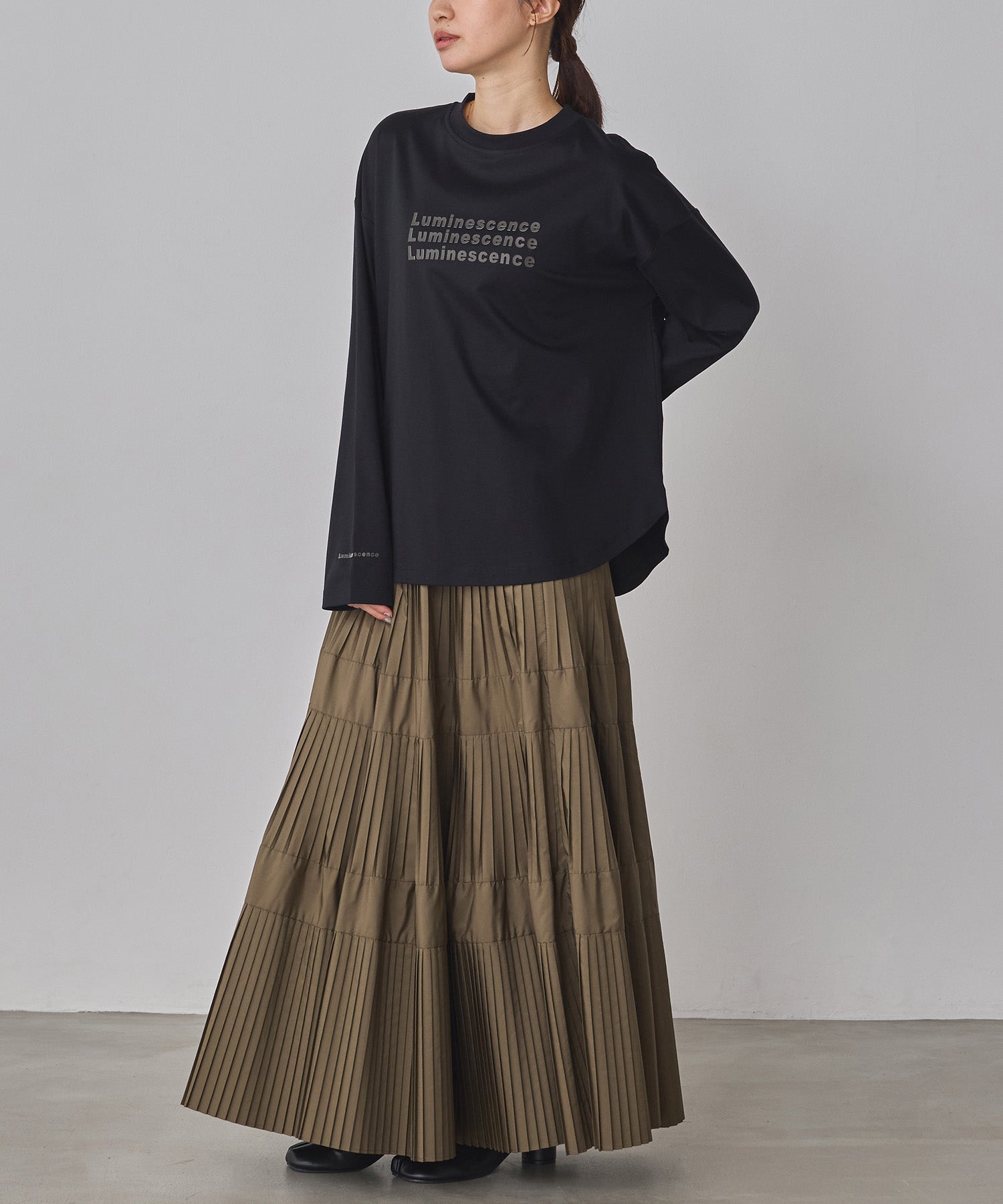 PLEATED TIERED SKIRT