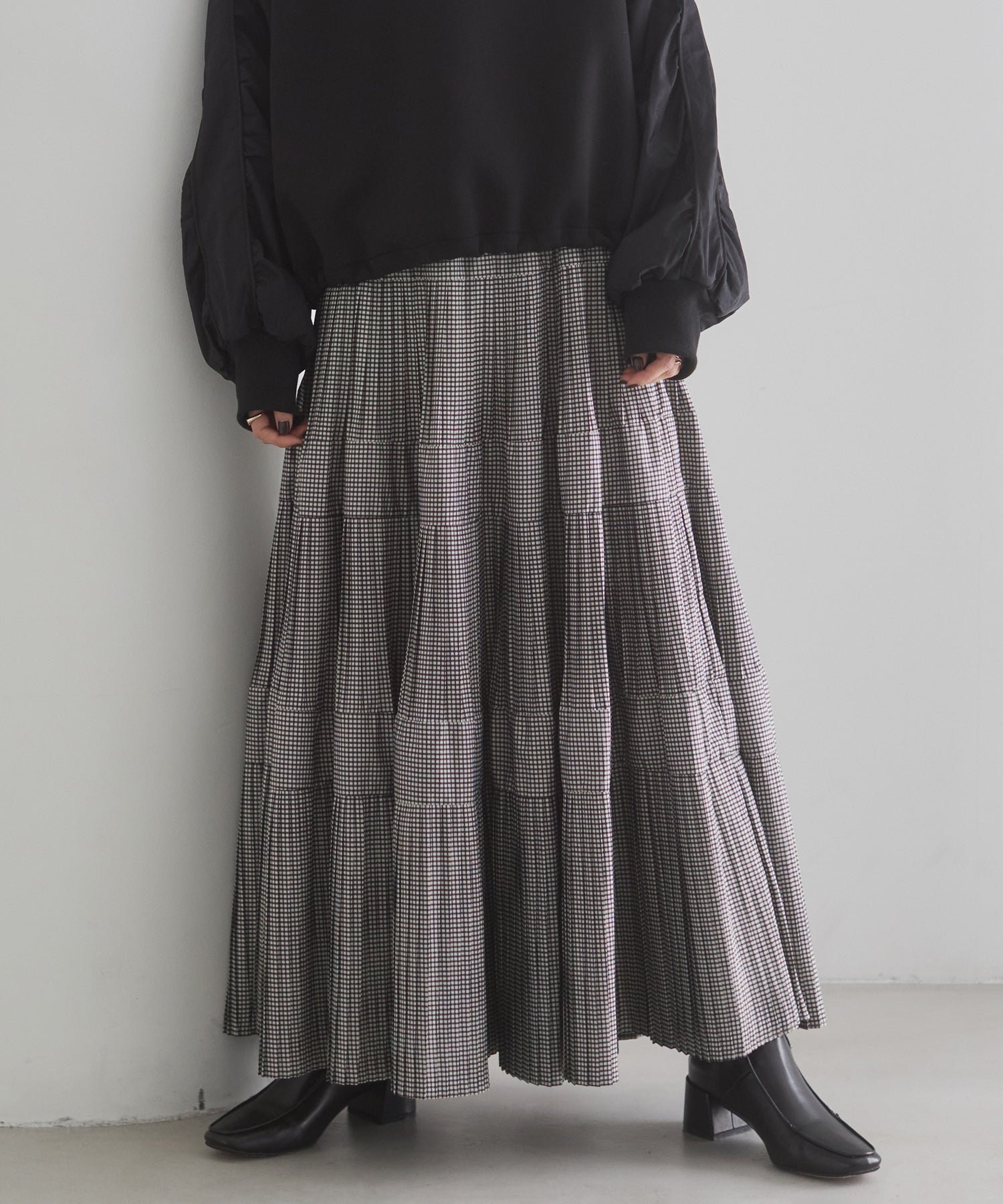 PLEATED TIERED SKIRT