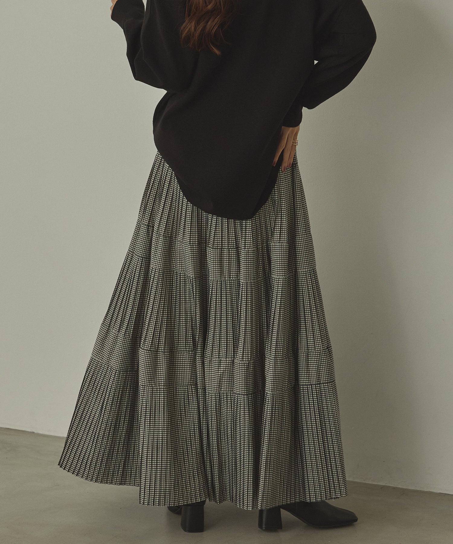 PLEATED TIERED SKIRT