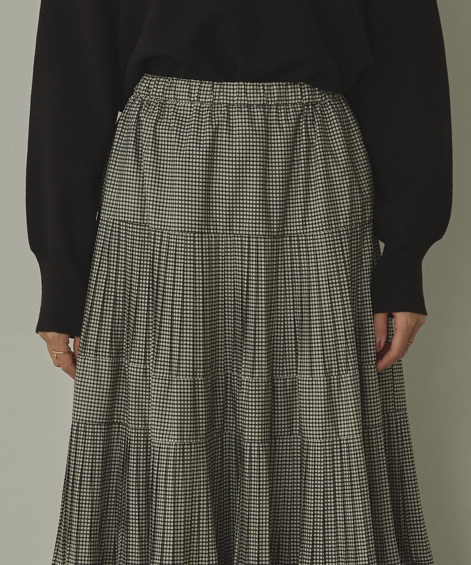 PLEATED TIERED SKIRT