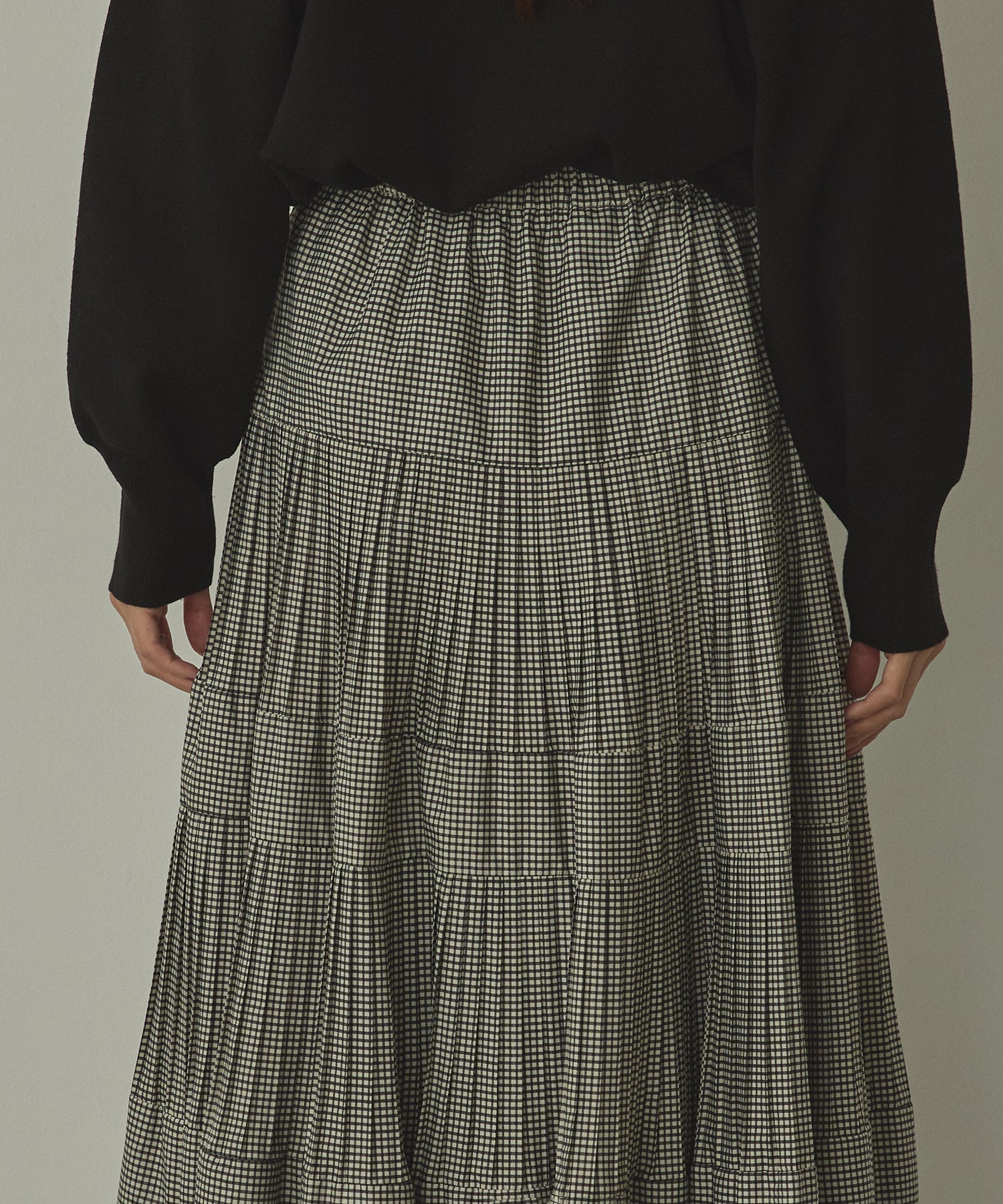PLEATED TIERED SKIRT