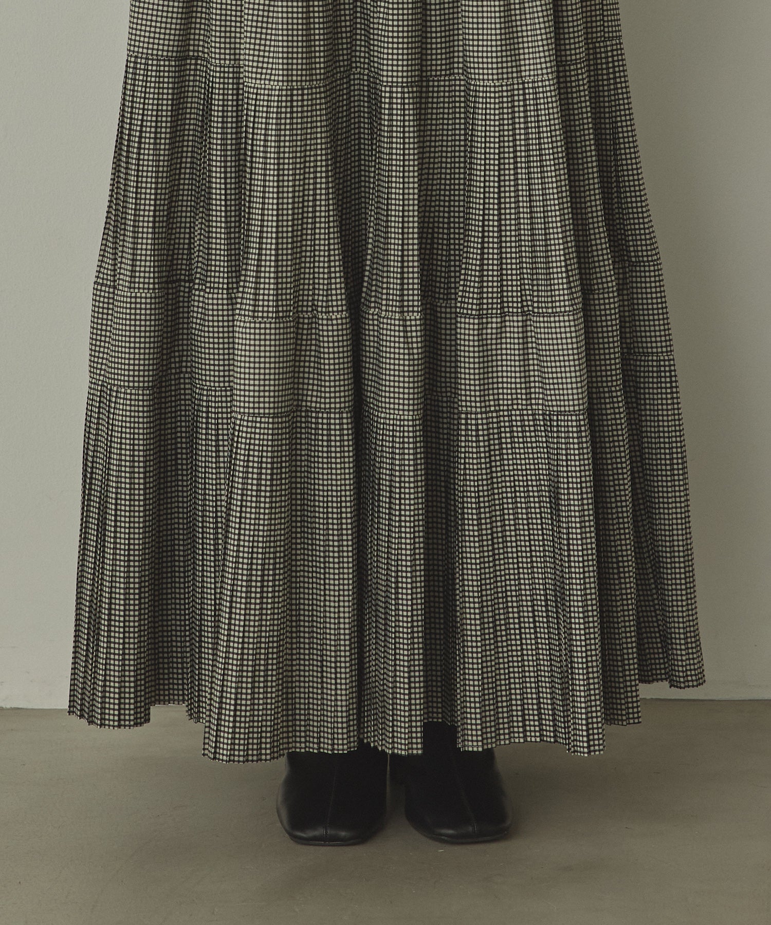 PLEATED TIERED SKIRT