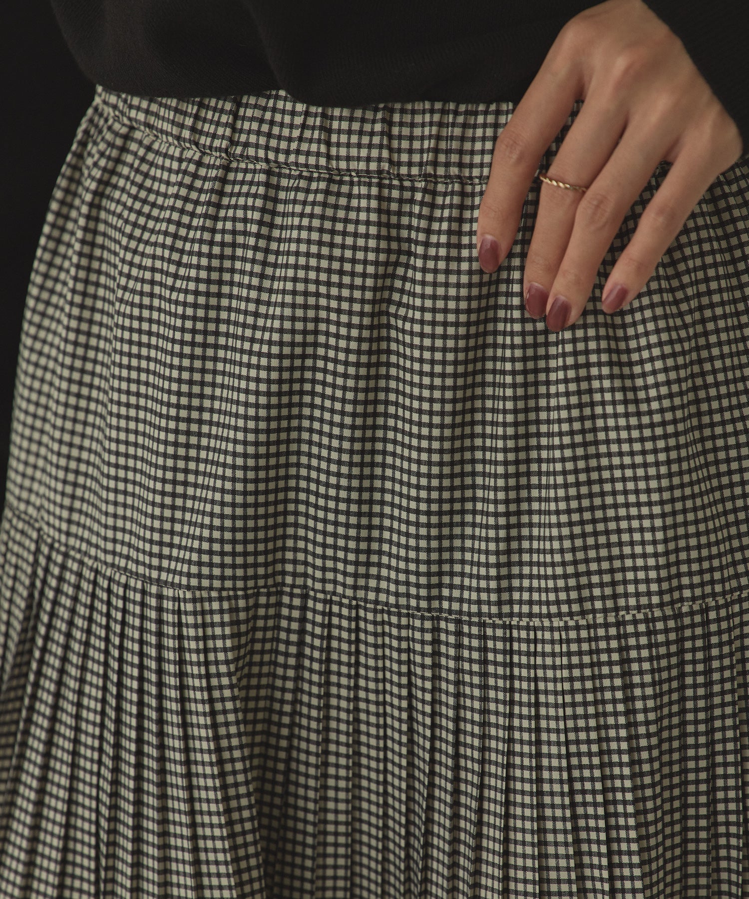 PLEATED TIERED SKIRT