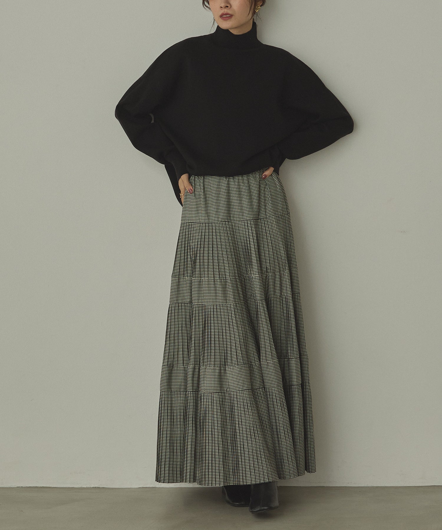 PLEATED TIERED SKIRT