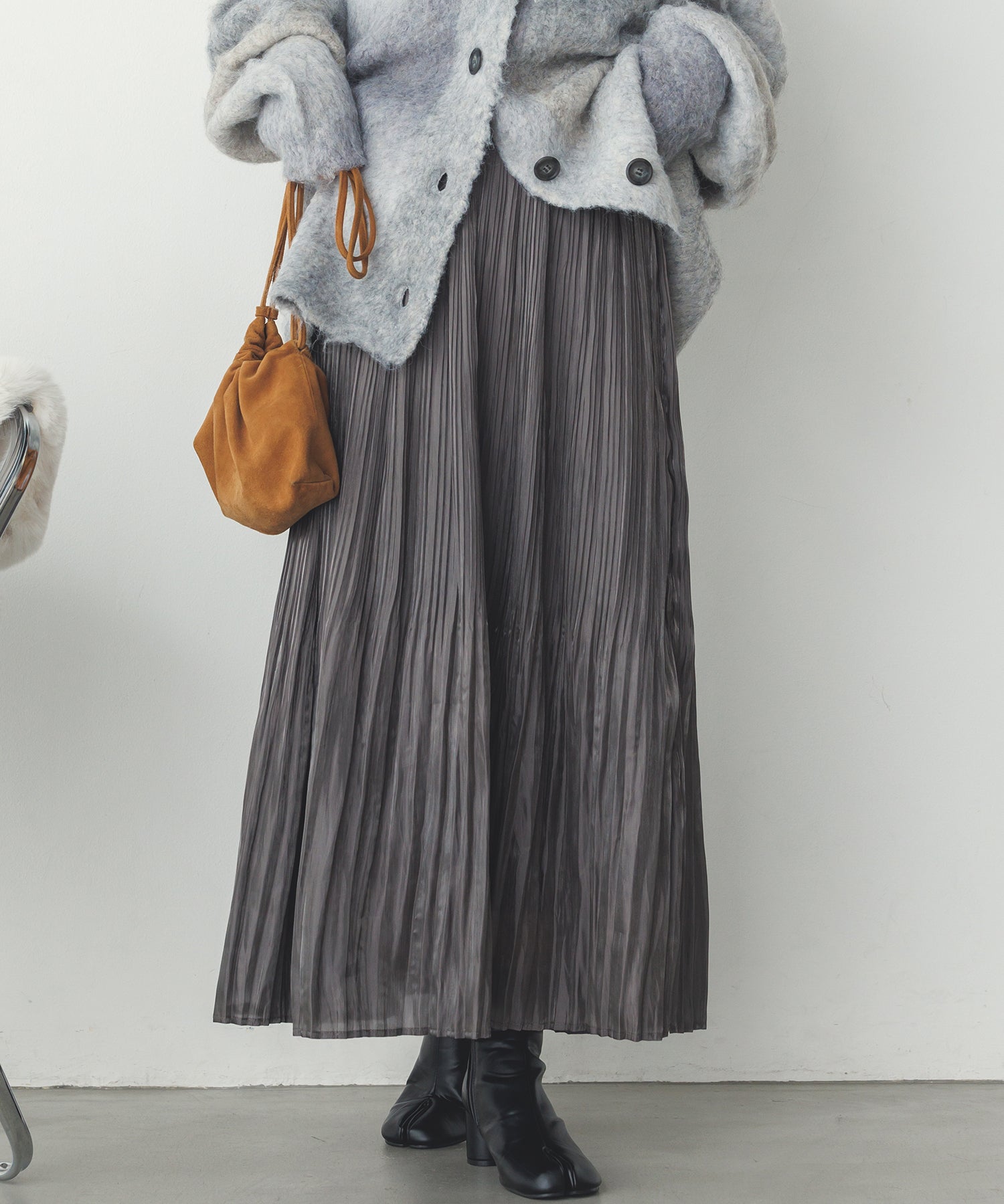 サテンランダムプリーツスカート