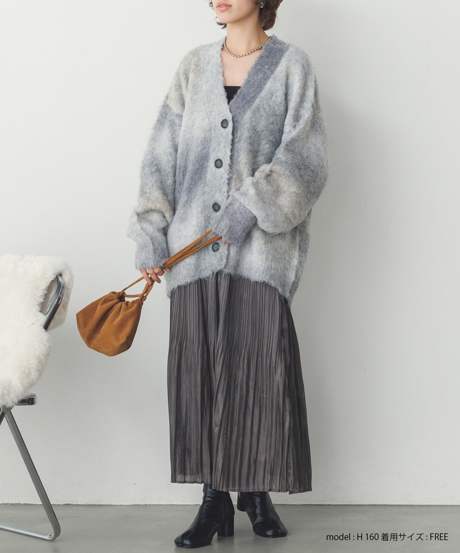 サテンランダムプリーツスカート