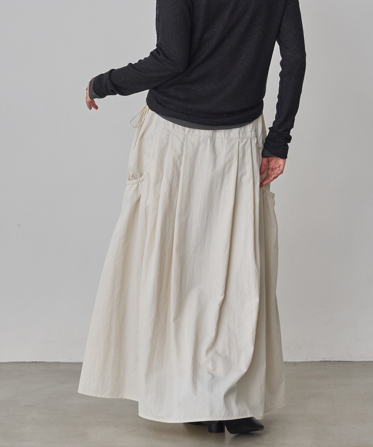 NYLON DESIGN FLARE SKIRT