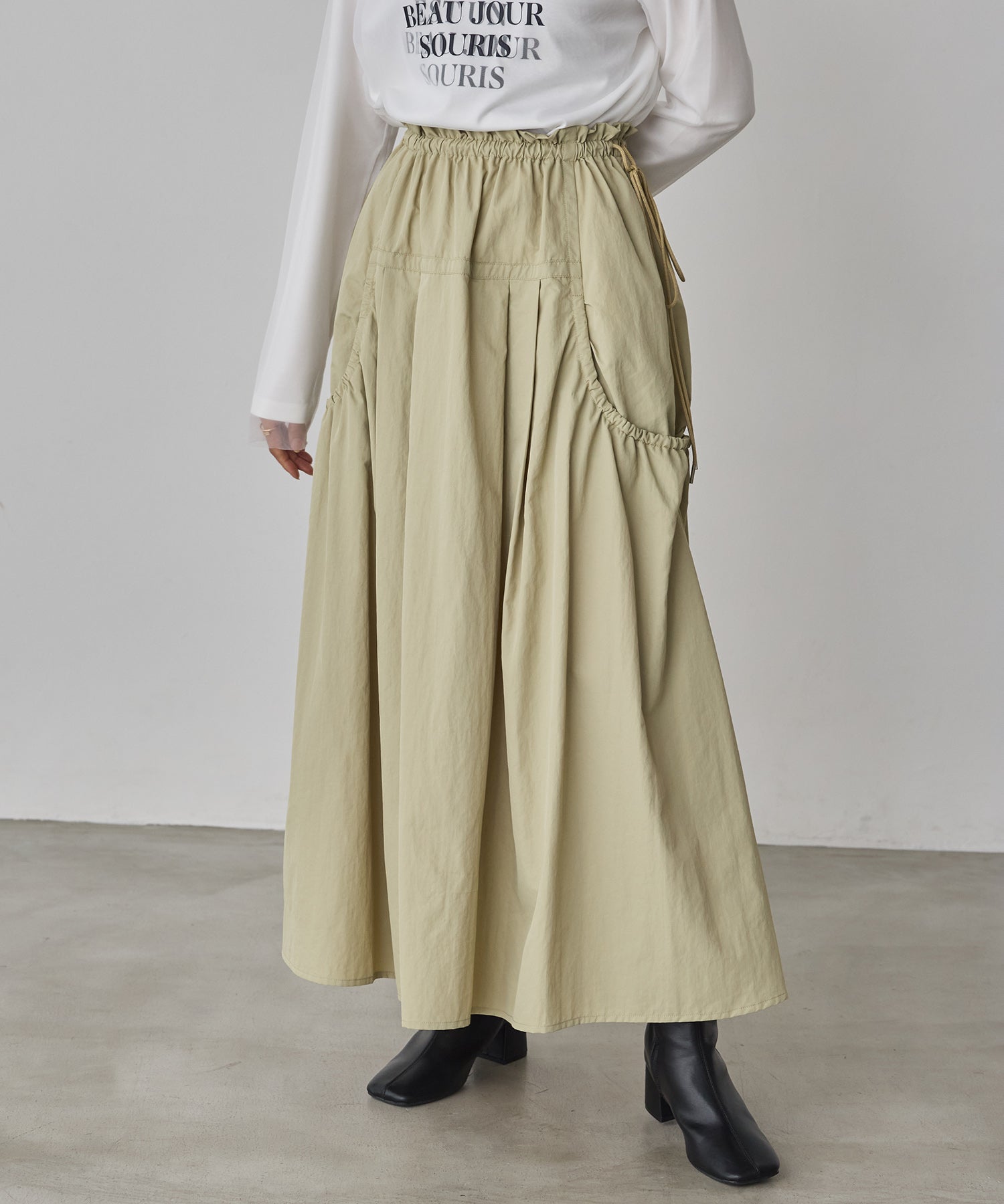 NYLON DESIGN FLARE SKIRT