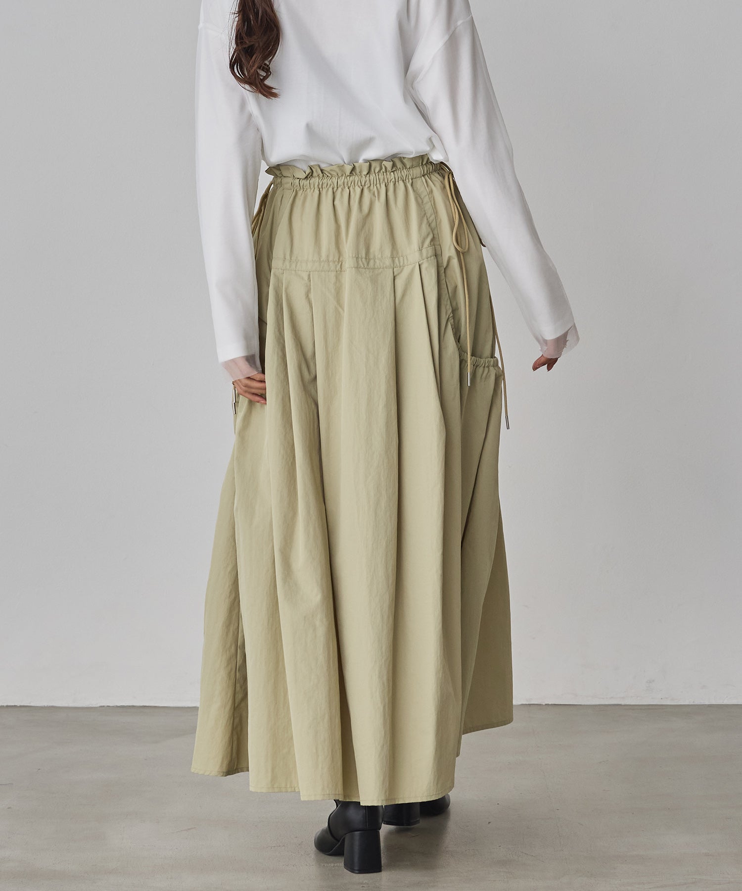 NYLON DESIGN FLARE SKIRT