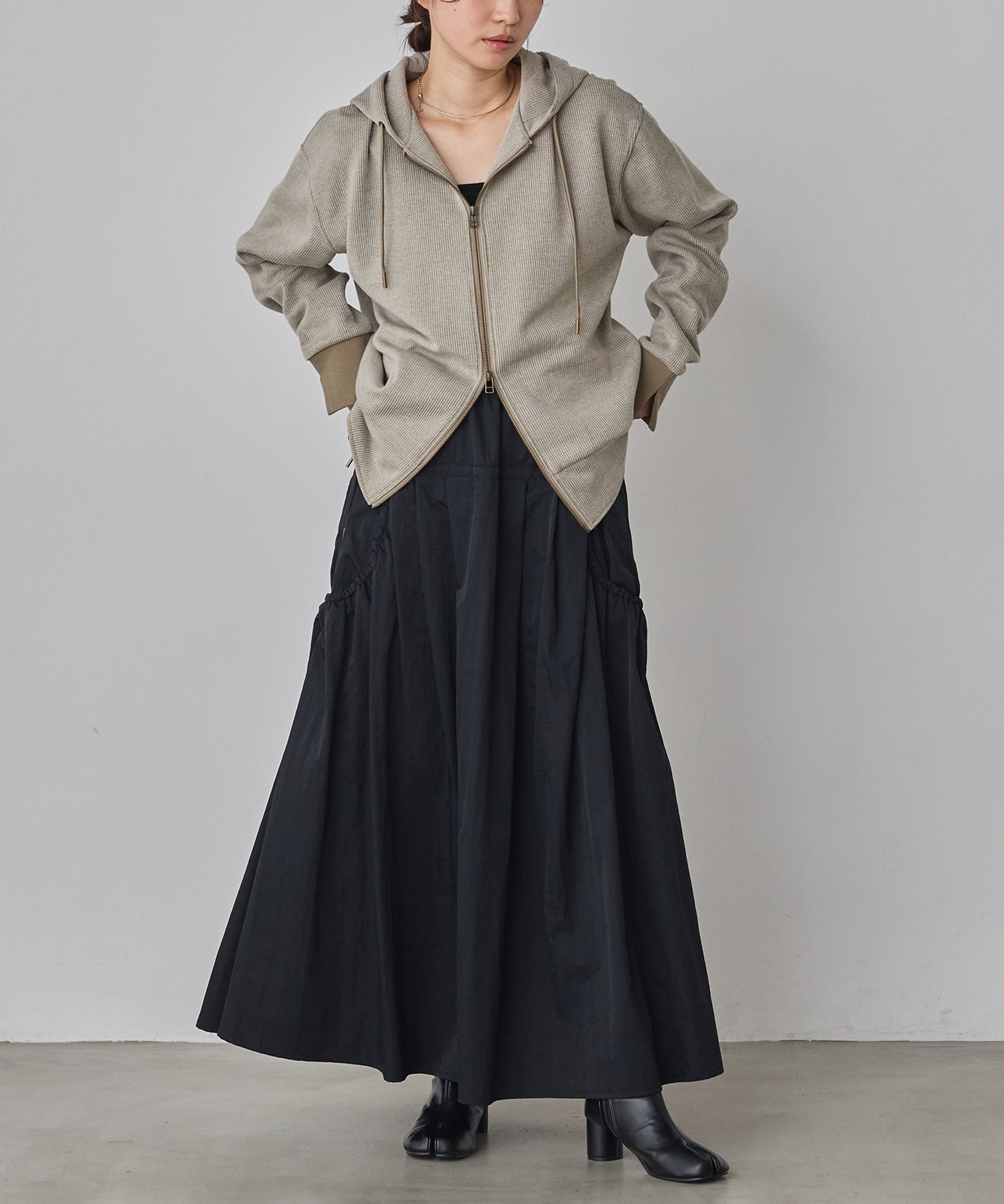 NYLON DESIGN FLARE SKIRT