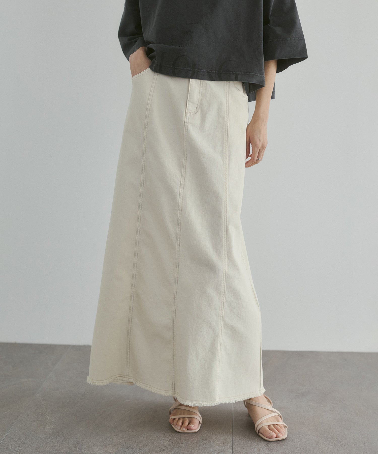 STRETCH DENIM NARROW SKIRT