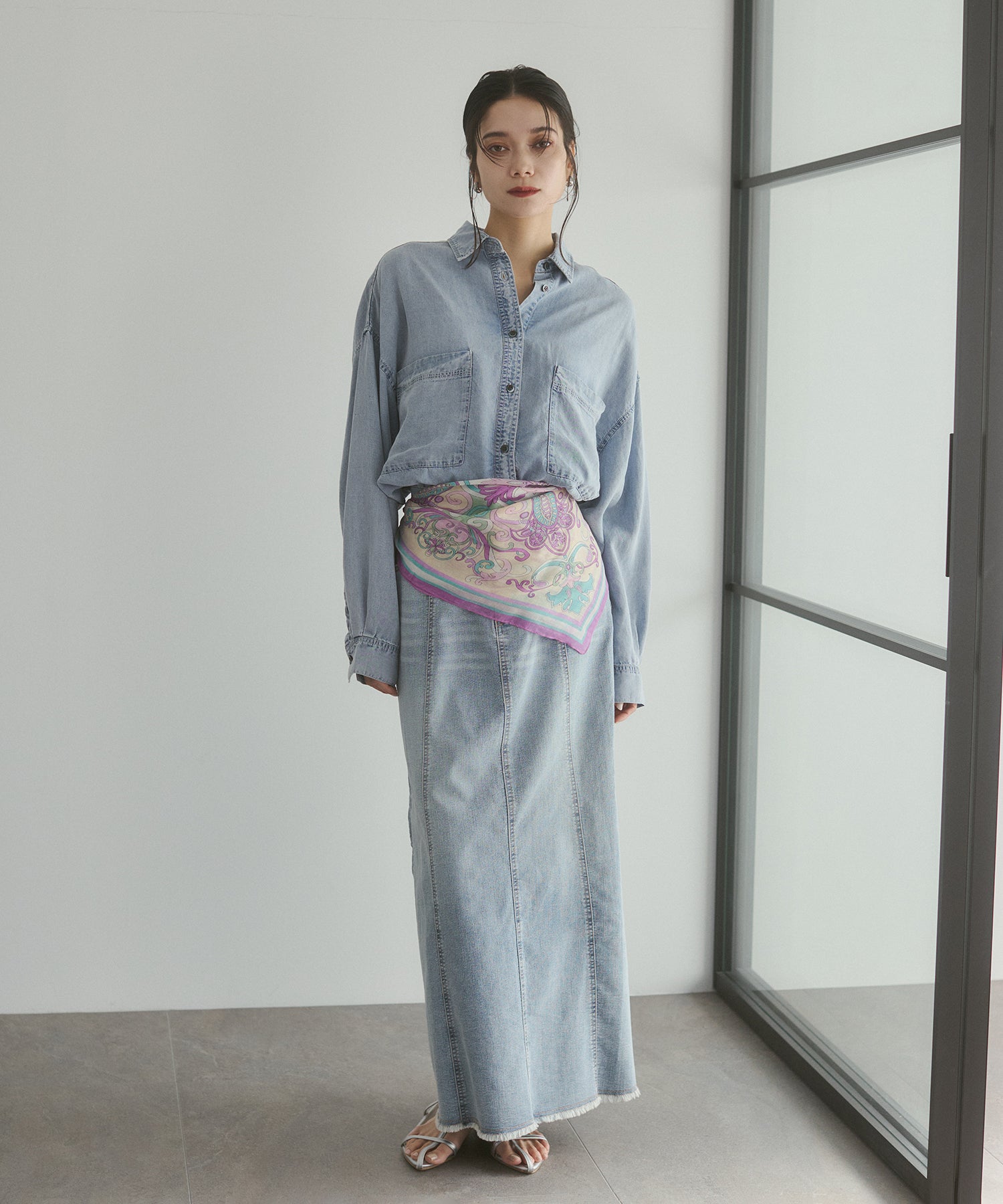 STRETCH DENIM NARROW SKIRT