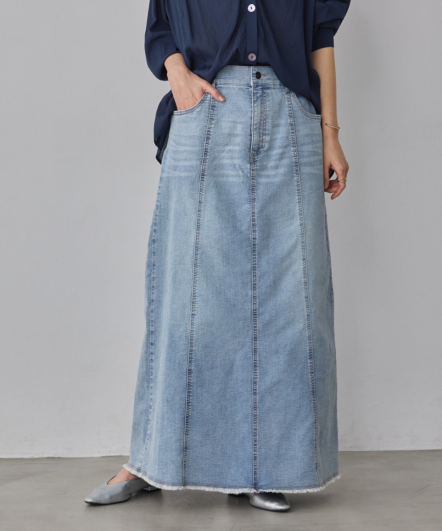 STRETCH DENIM NARROW SKIRT