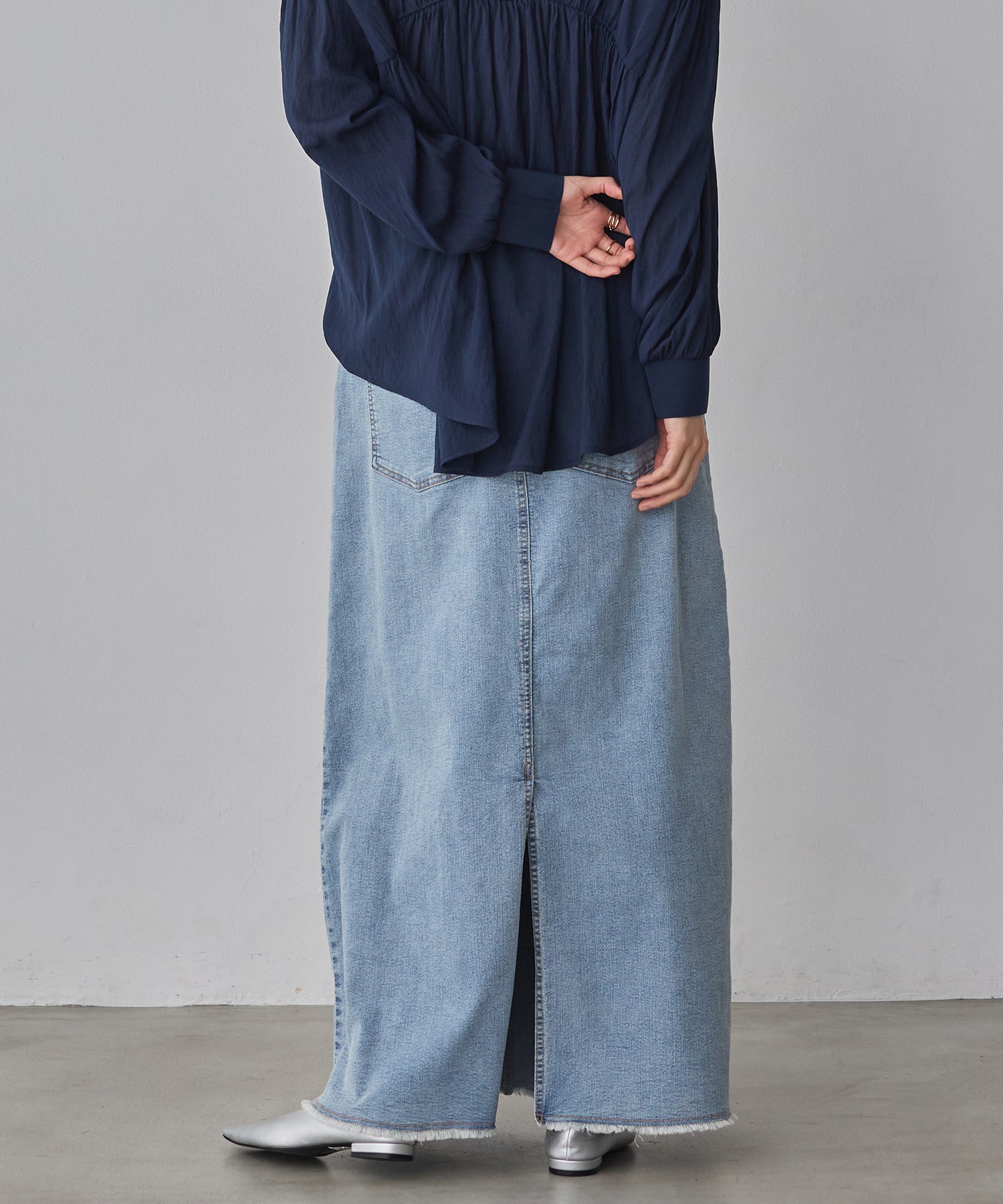STRETCH DENIM NARROW SKIRT