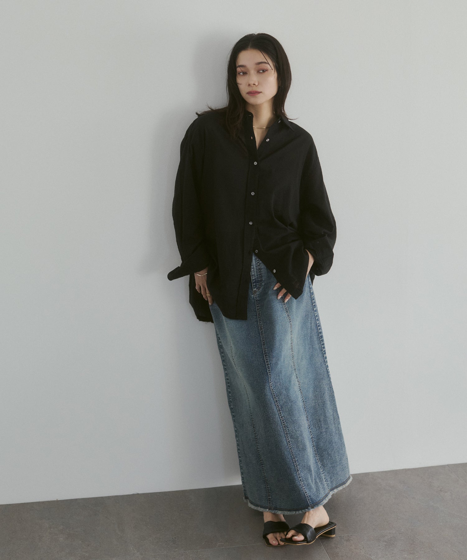 STRETCH DENIM NARROW SKIRT