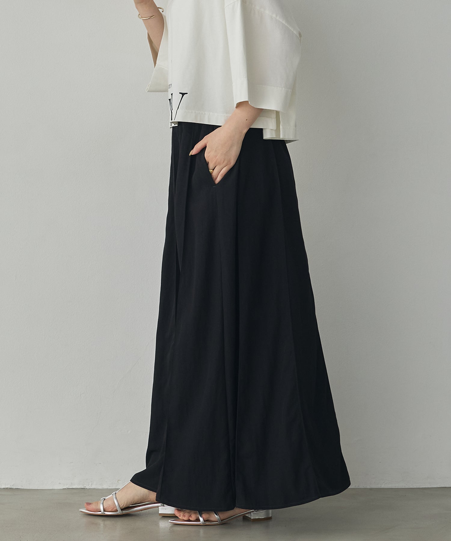 FLOWY PANEL SKIRT