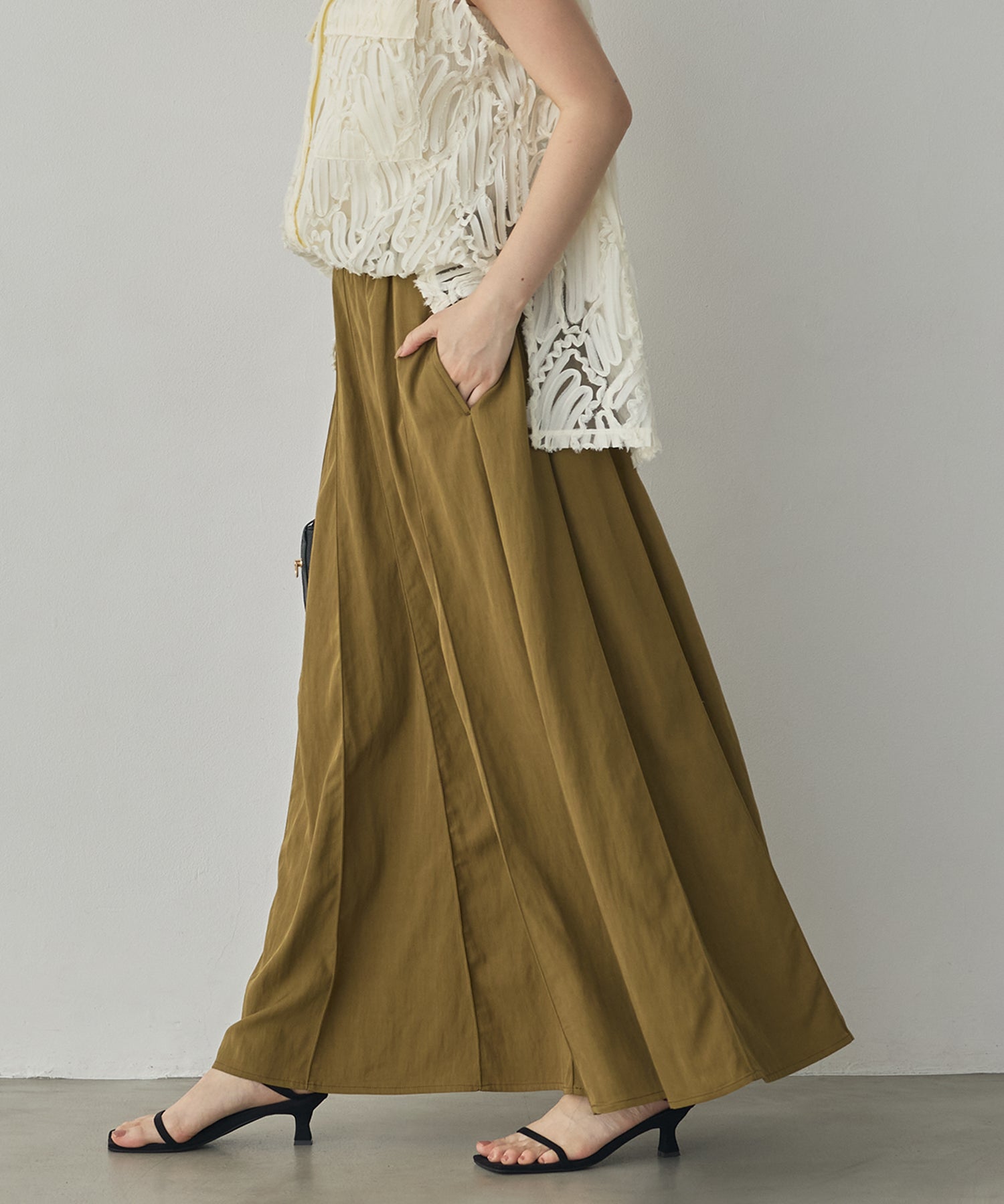 FLOWY PANEL SKIRT