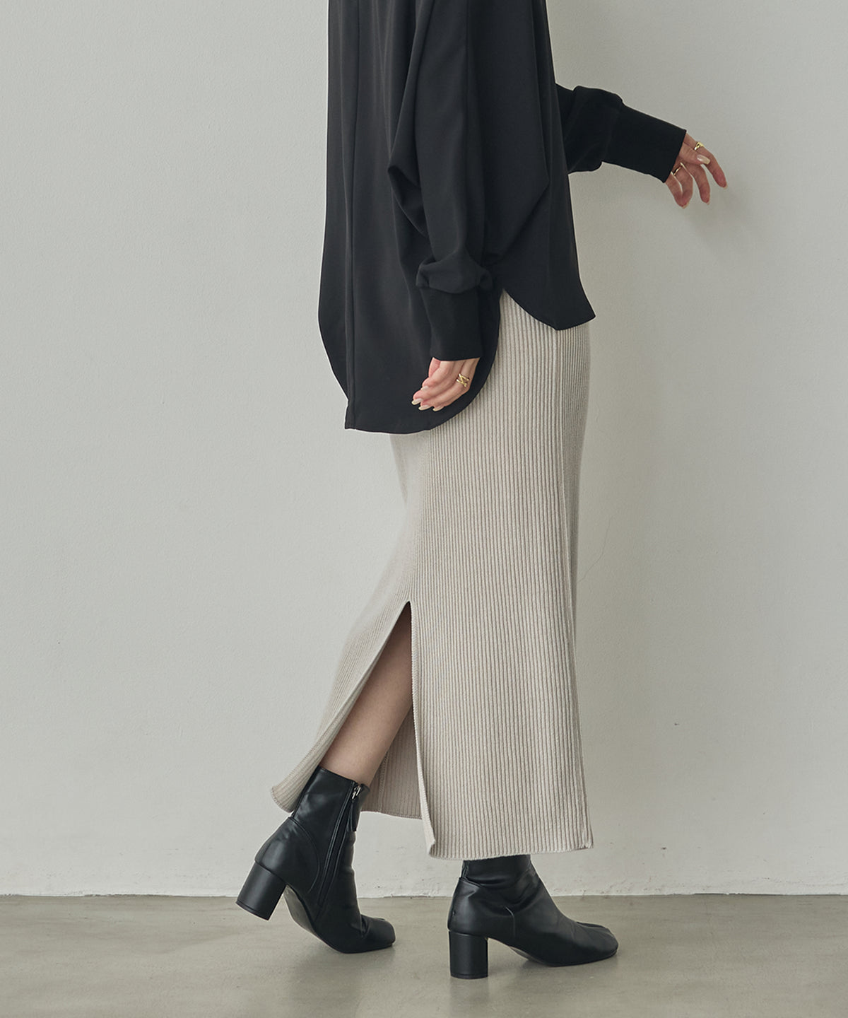 VINTAGE-STYLE FITTED SKIRT