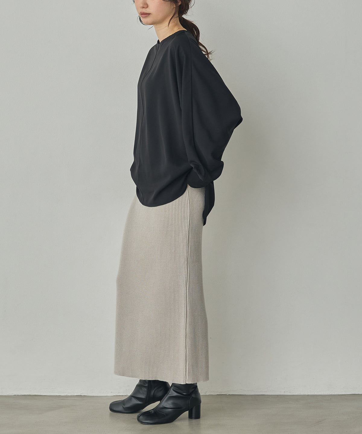 VINTAGE-STYLE FITTED SKIRT