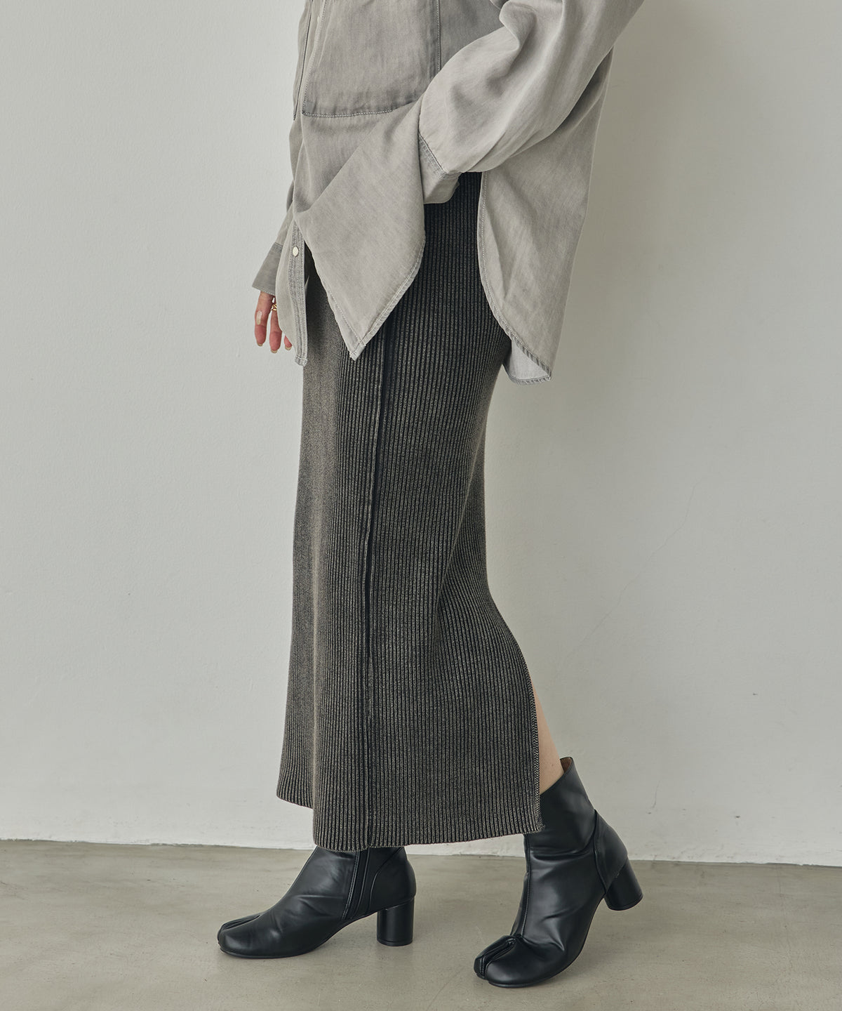 VINTAGE-STYLE FITTED SKIRT