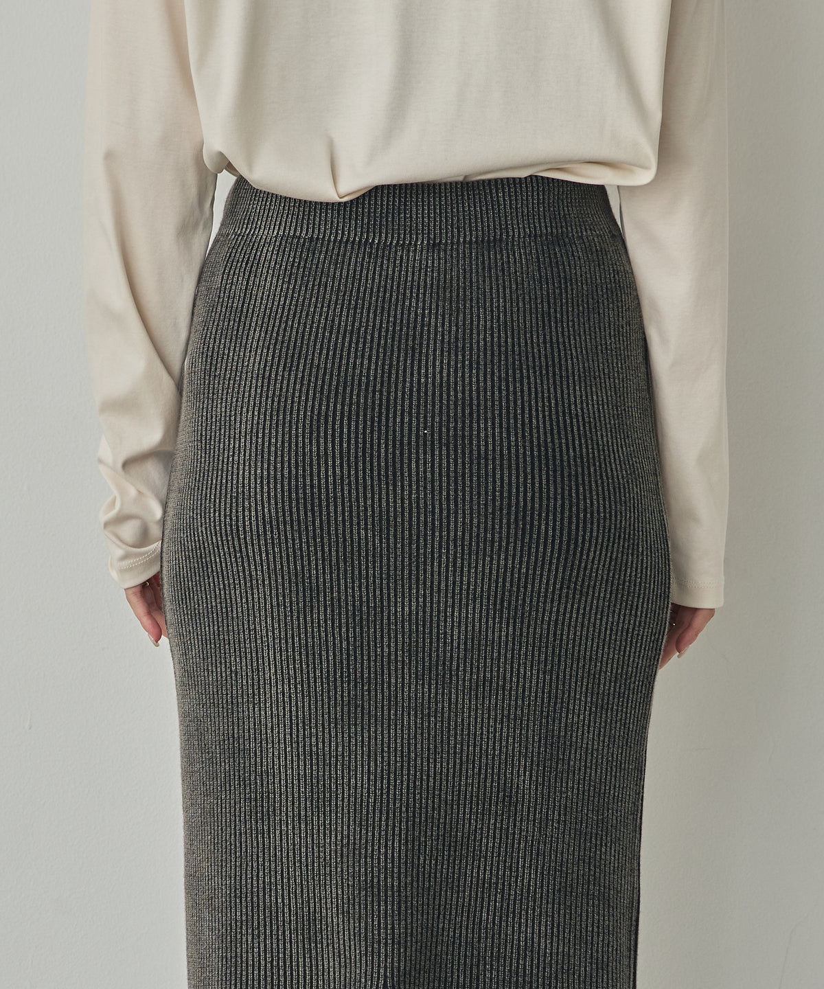 VINTAGE-STYLE FITTED SKIRT