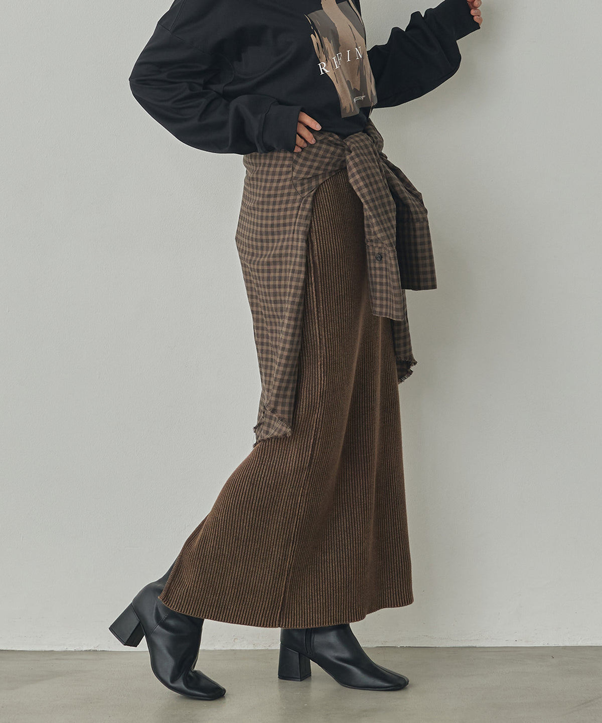 VINTAGE-STYLE FITTED SKIRT