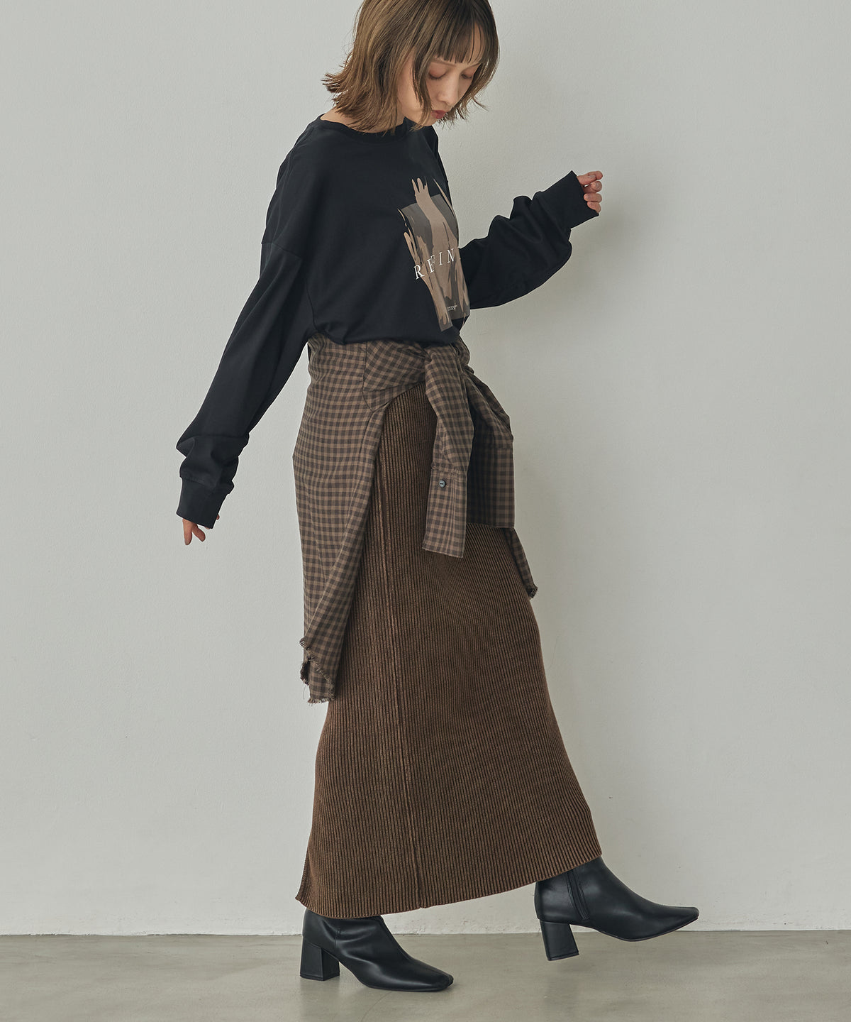 VINTAGE-STYLE FITTED SKIRT