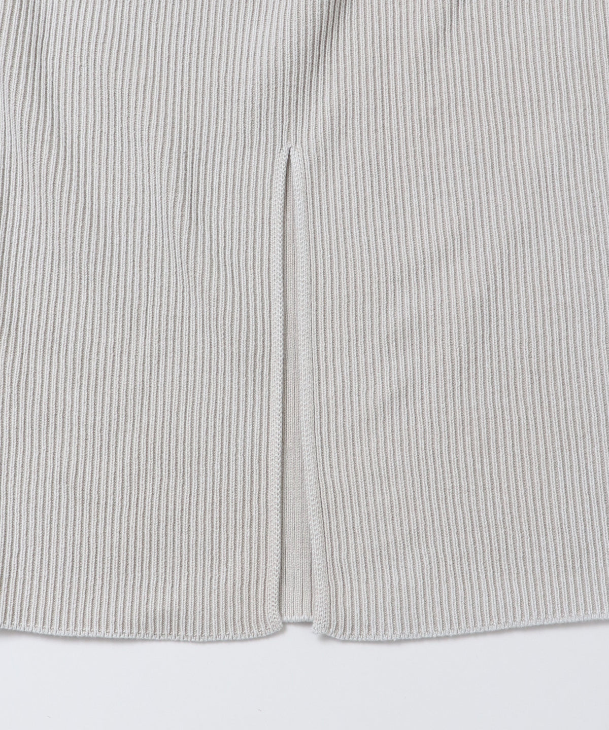 VINTAGE-STYLE FITTED SKIRT