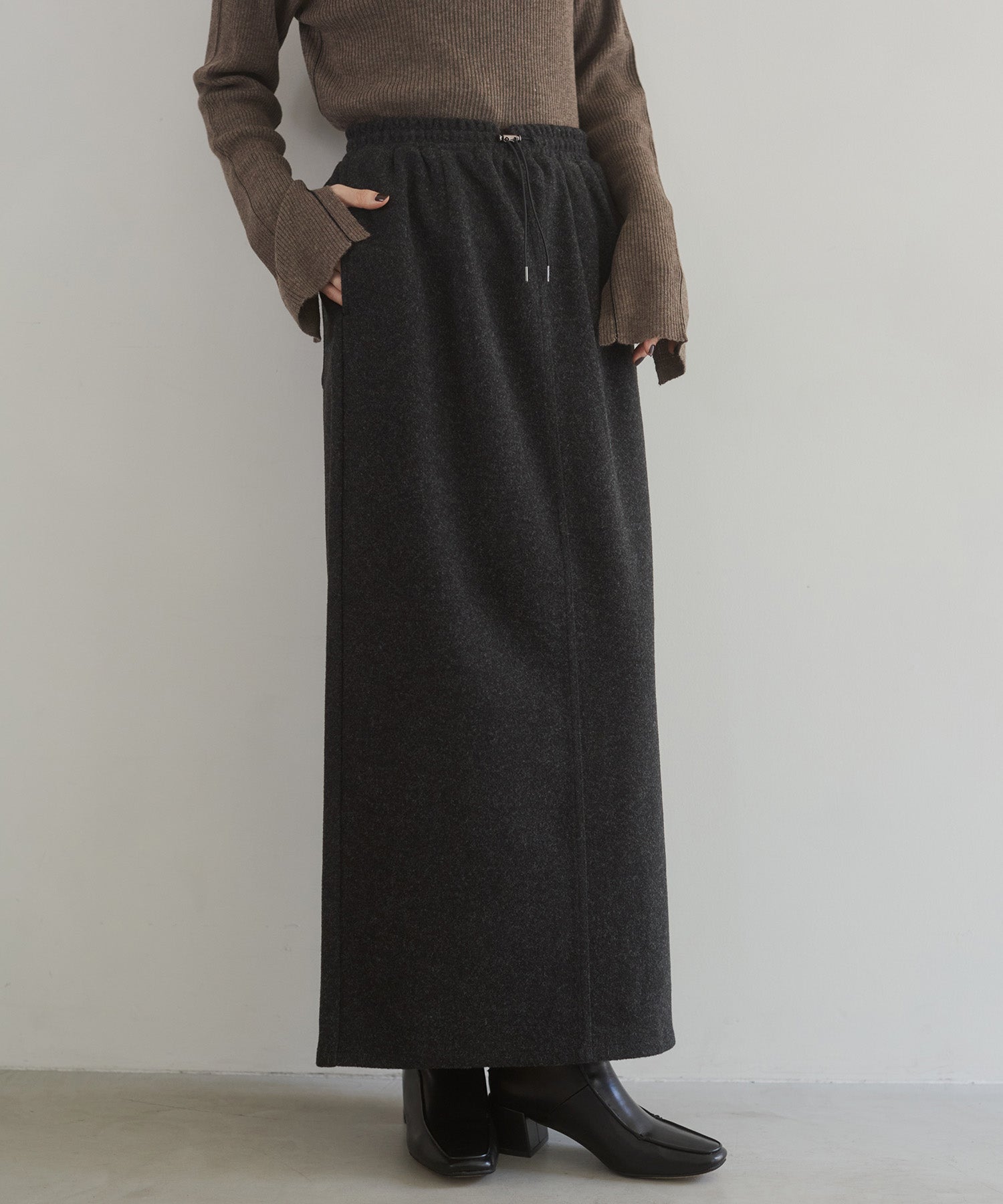 圧縮ニットソー ナロースカート