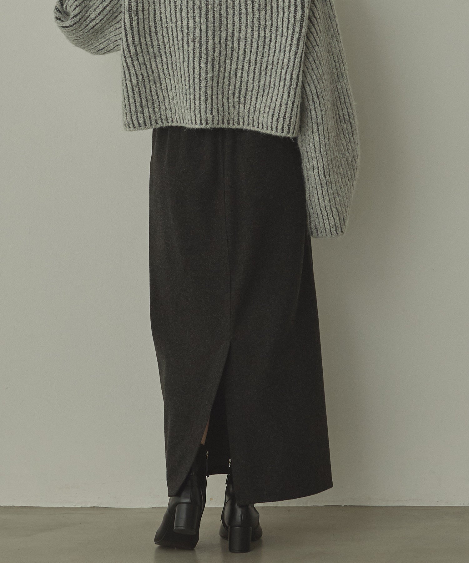 圧縮ニットソー ナロースカート