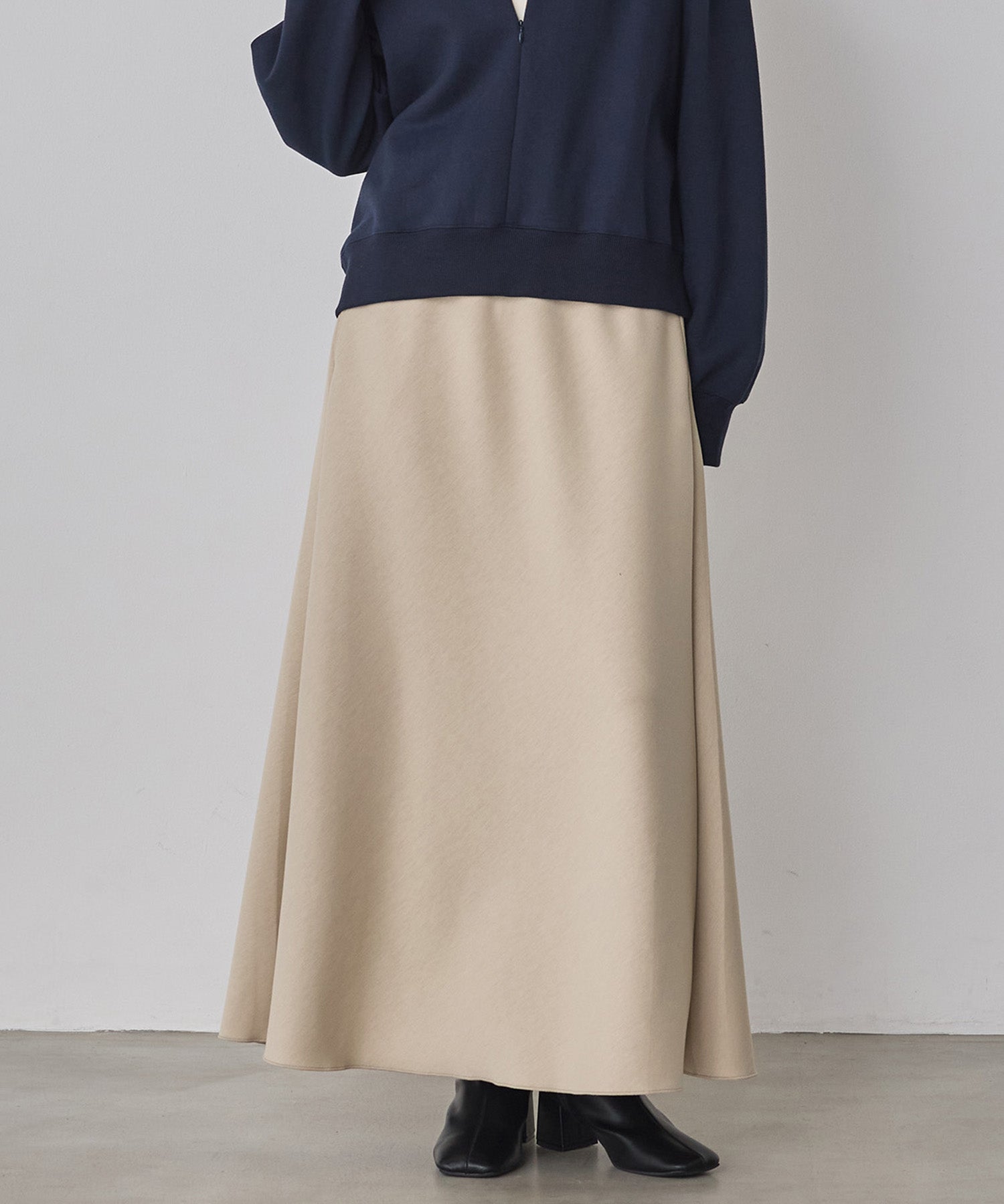 LIGHT CARDBOARD FLARE SKIRT