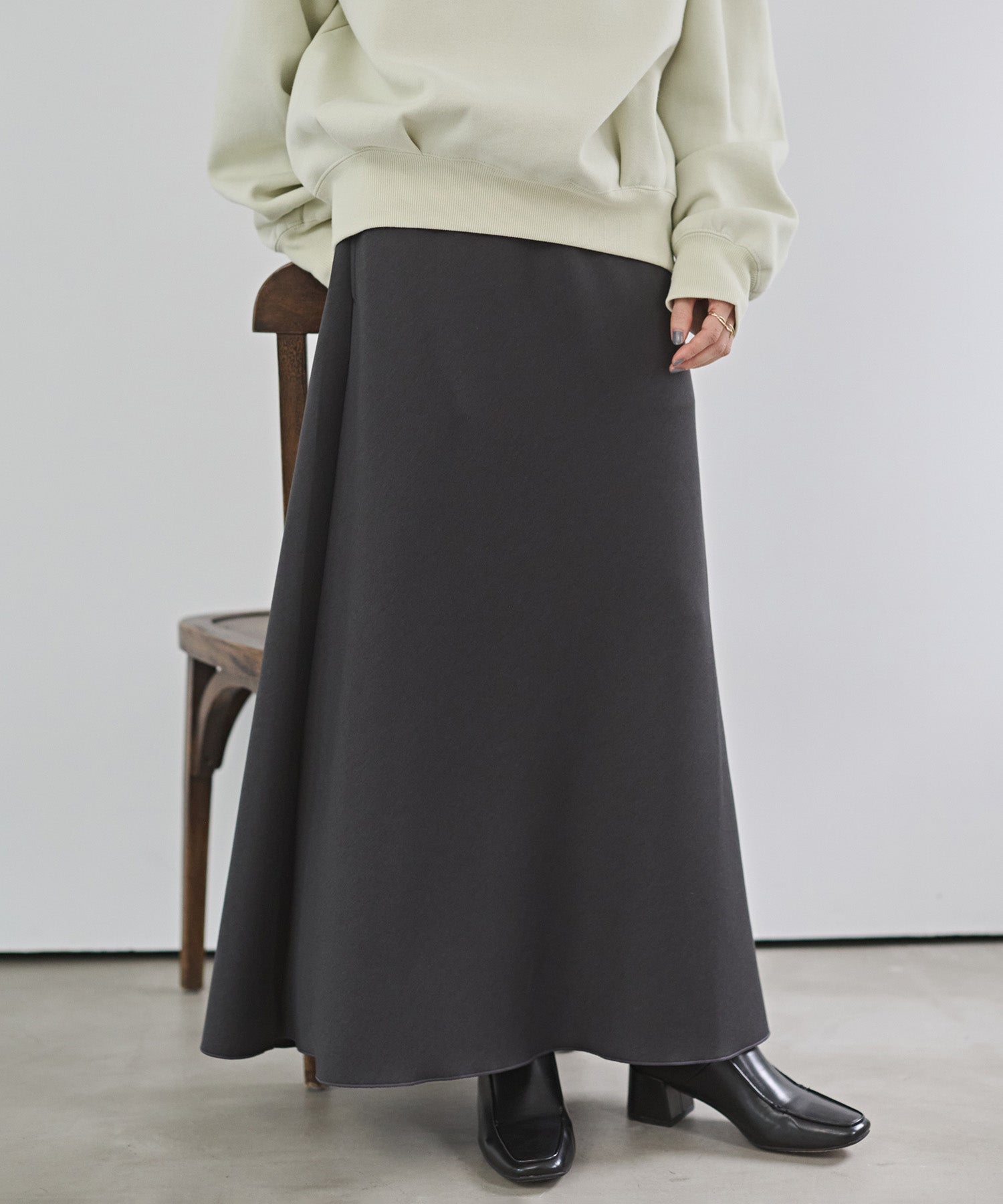 LIGHT CARDBOARD FLARE SKIRT