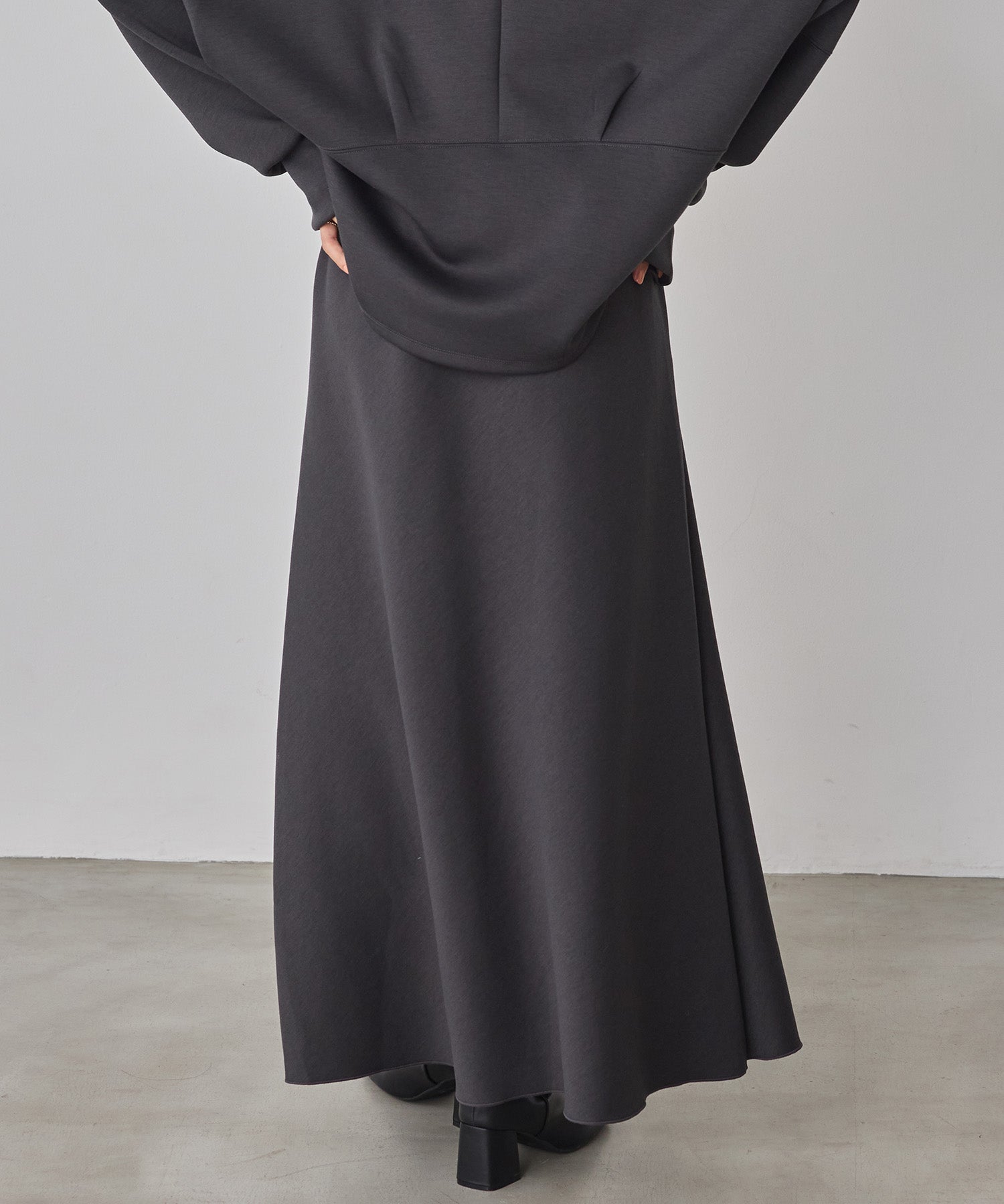 LIGHT CARDBOARD FLARE SKIRT