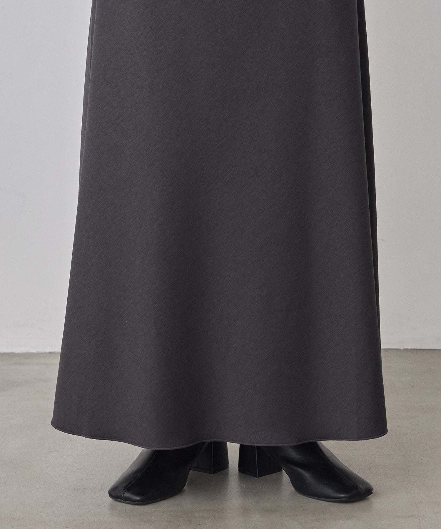 LIGHT CARDBOARD FLARE SKIRT