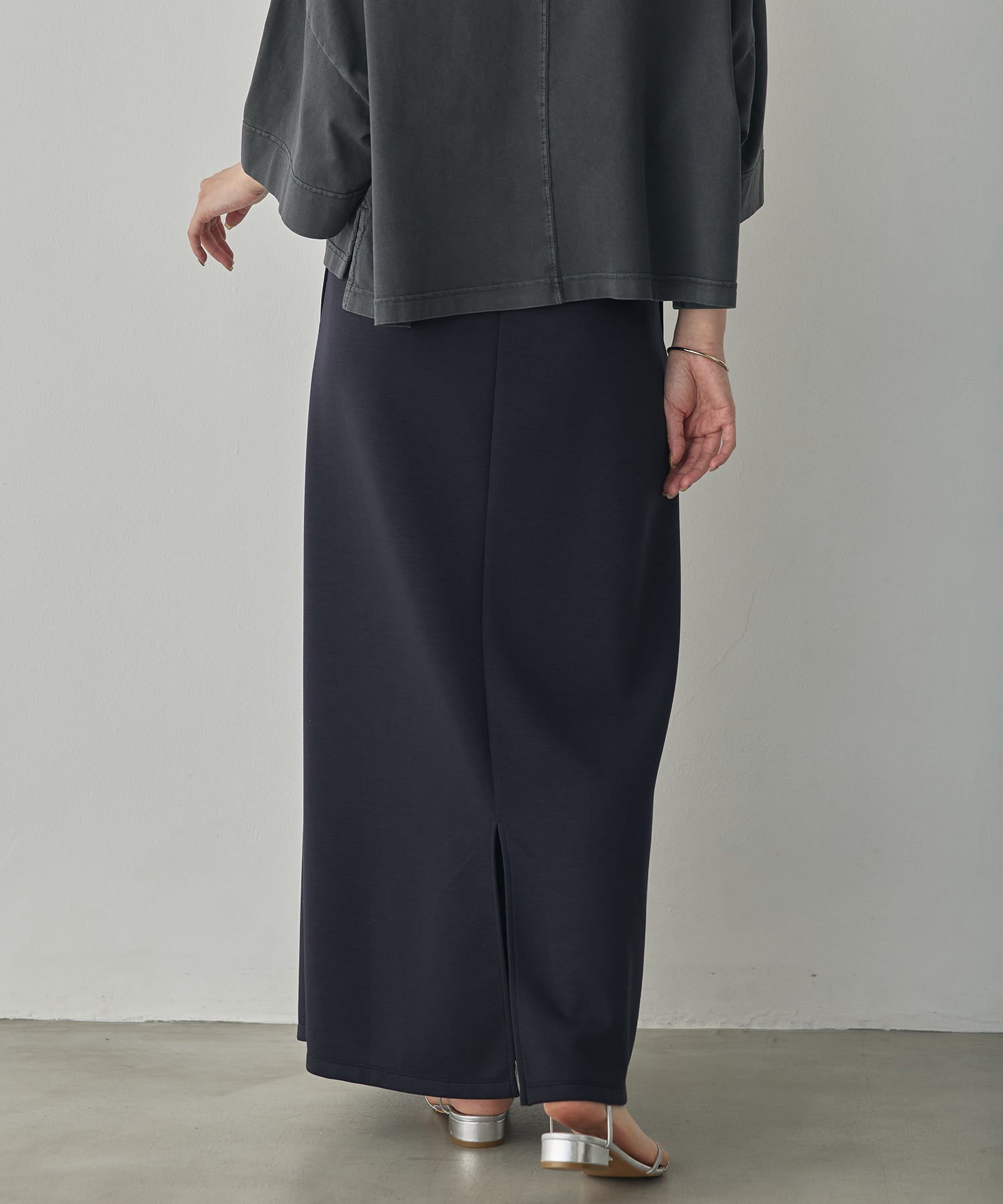 SOFT-TEXTURED CARDBOARD LONG SKIRT