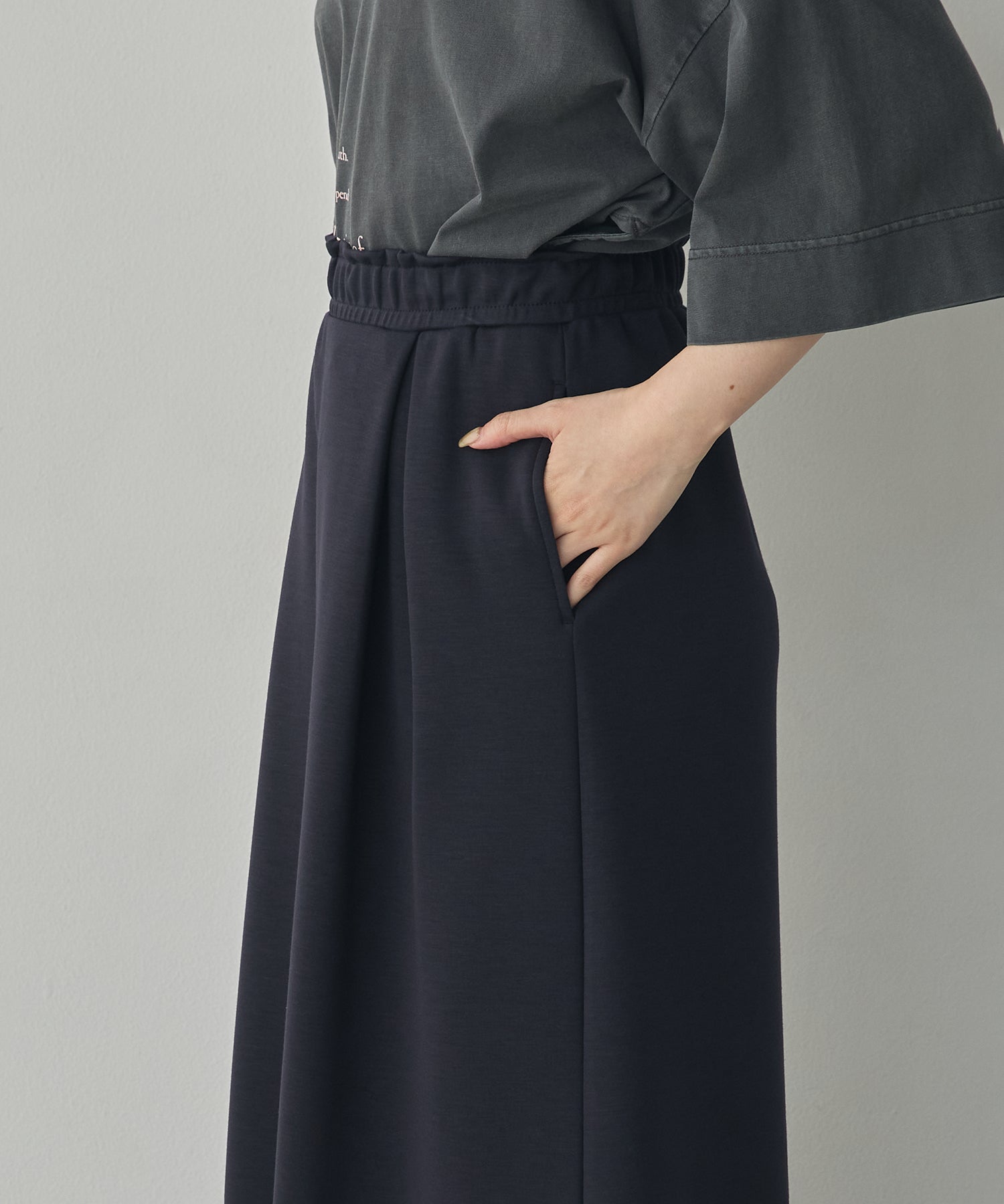 SOFT-TEXTURED CARDBOARD LONG SKIRT