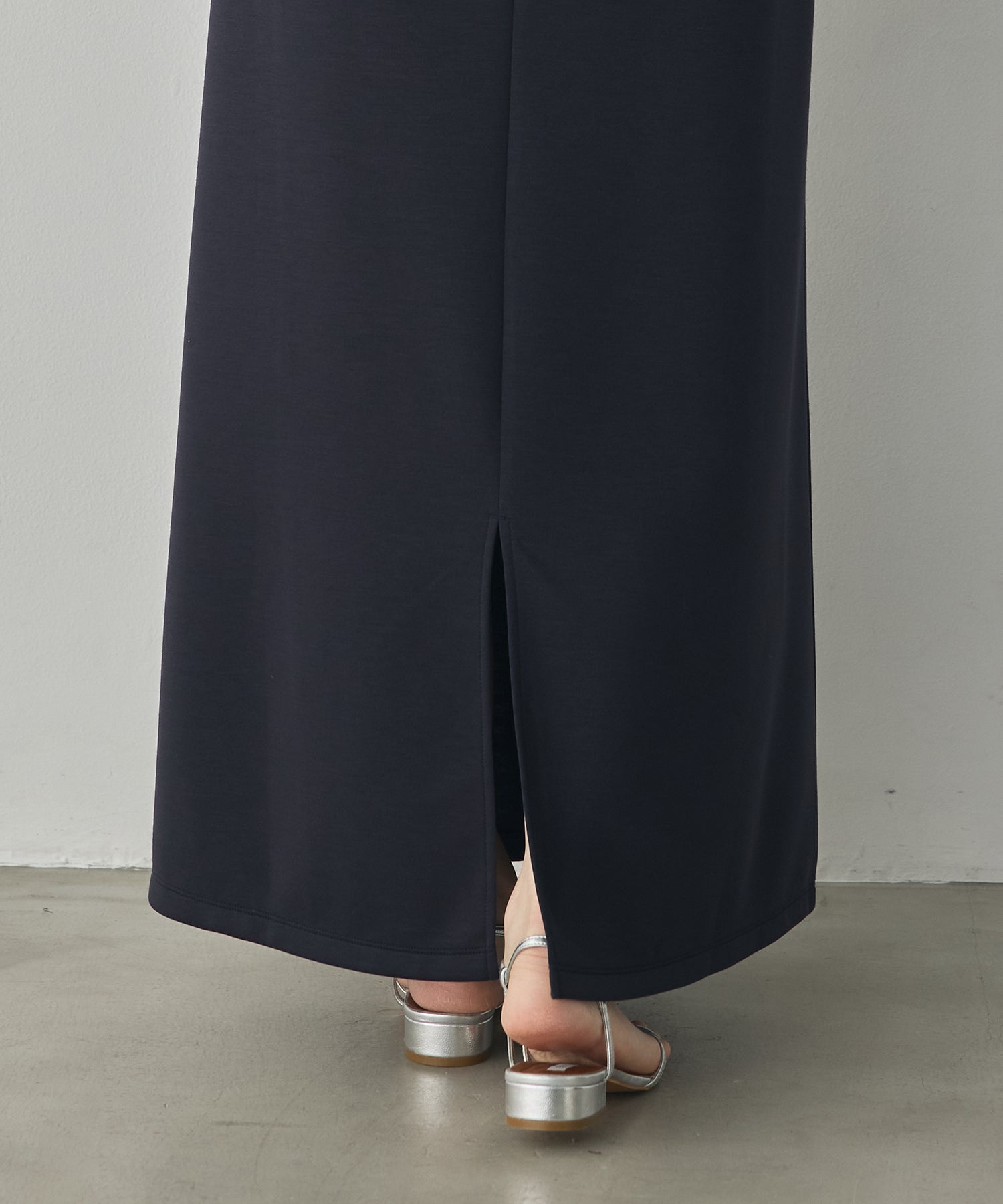 SOFT-TEXTURED CARDBOARD LONG SKIRT
