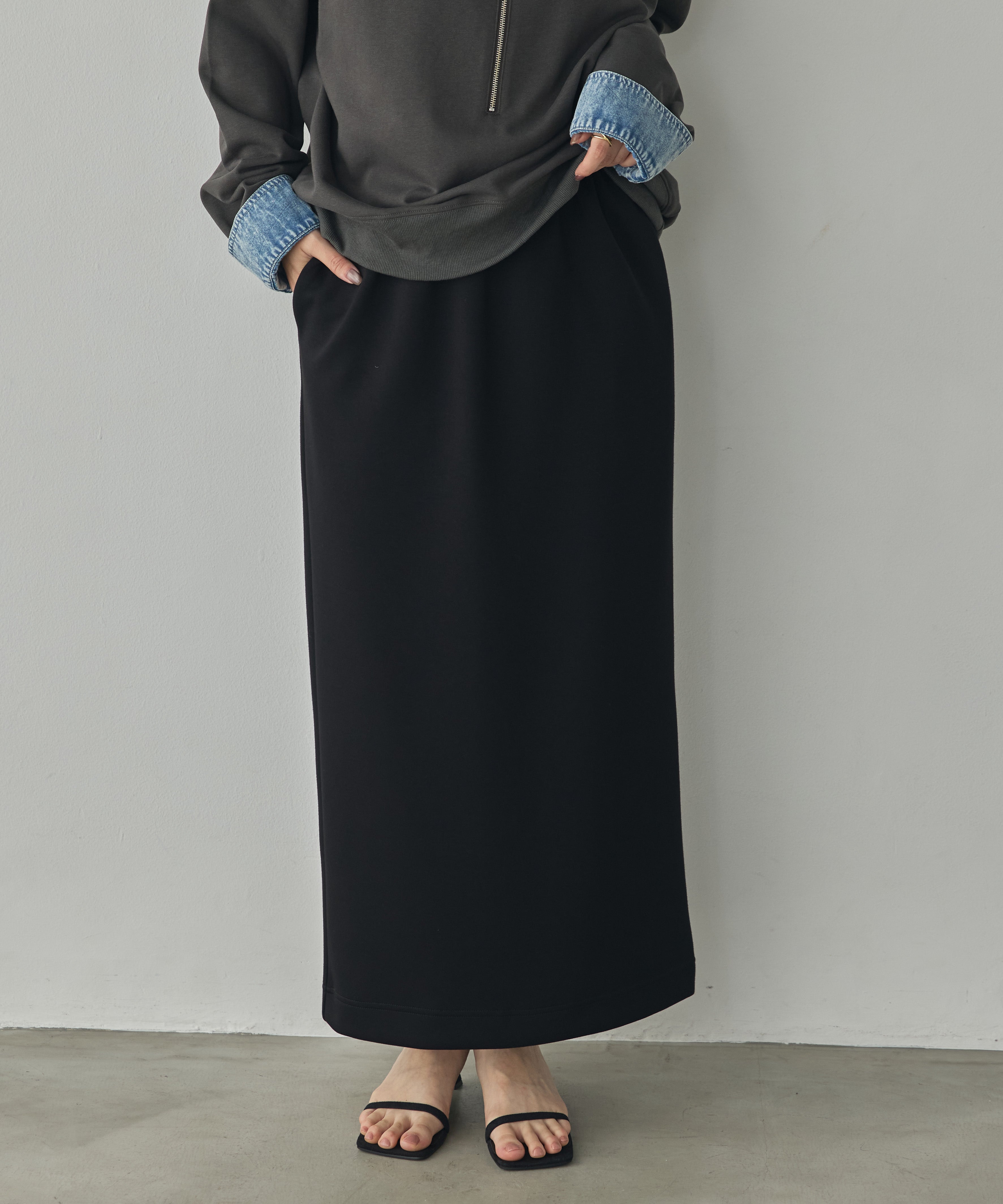 LIGHTWEIGHT CARDBOARD TIGHT SKIRT