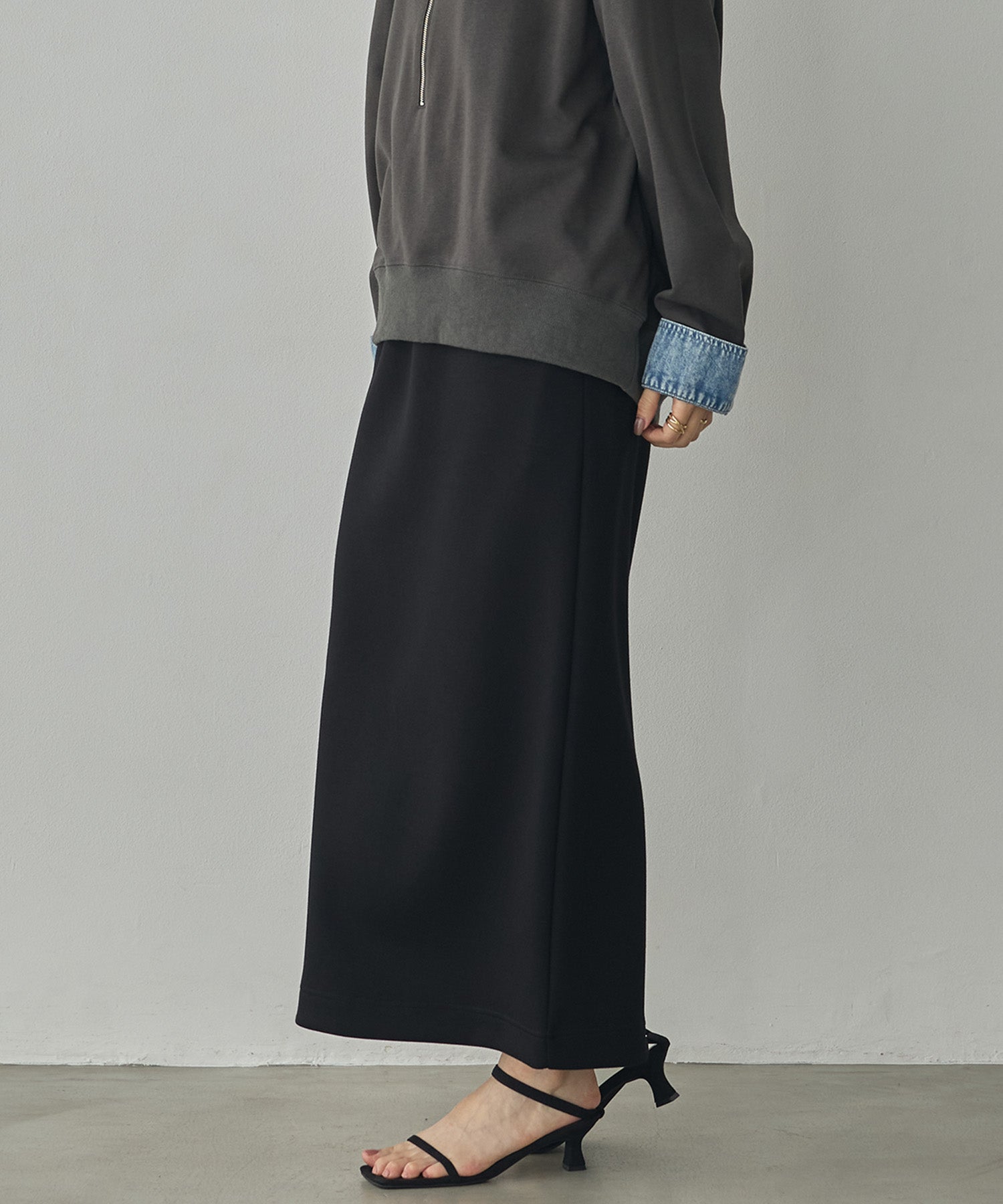 LIGHTWEIGHT CARDBOARD TIGHT SKIRT