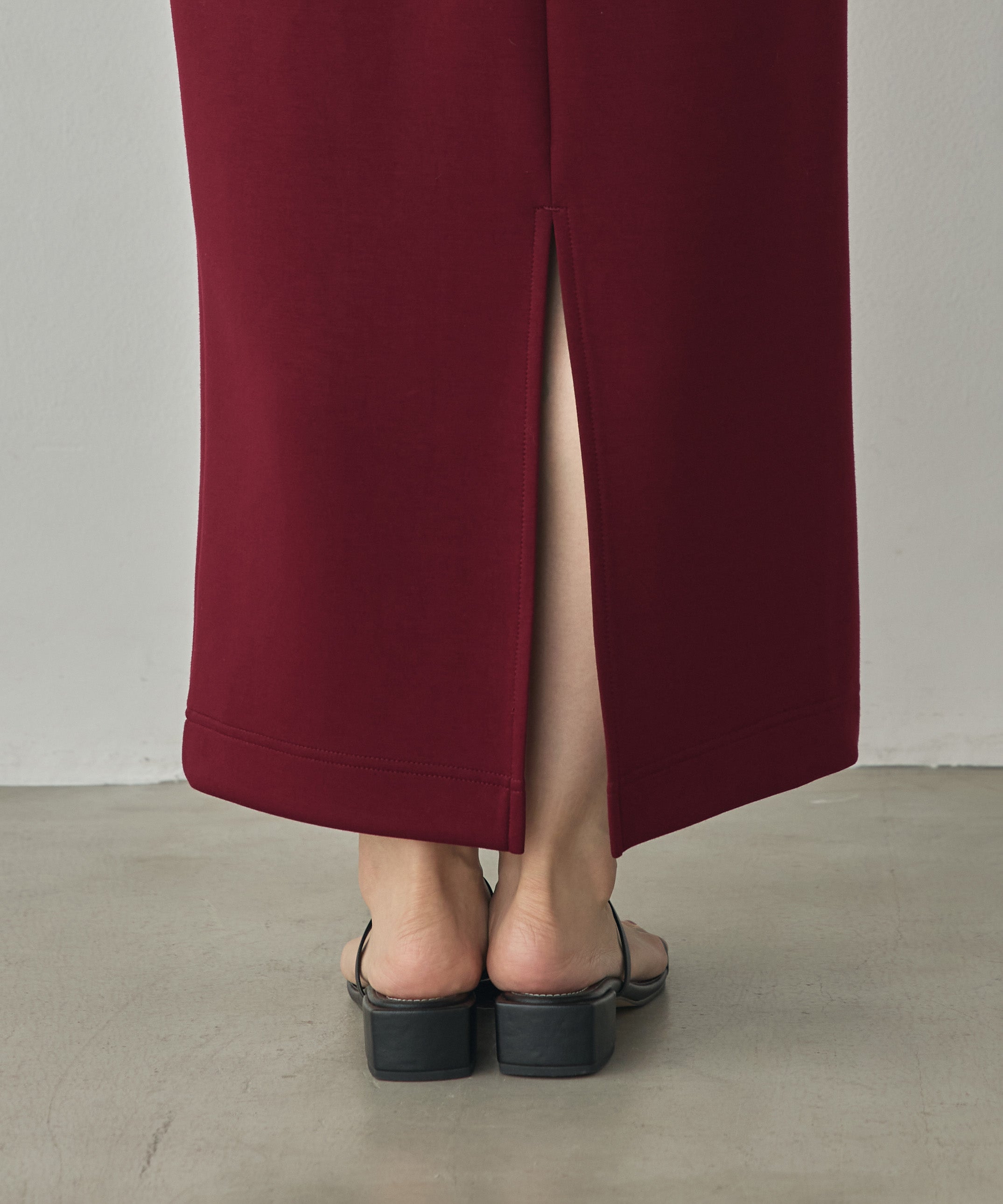 LIGHTWEIGHT CARDBOARD TIGHT SKIRT