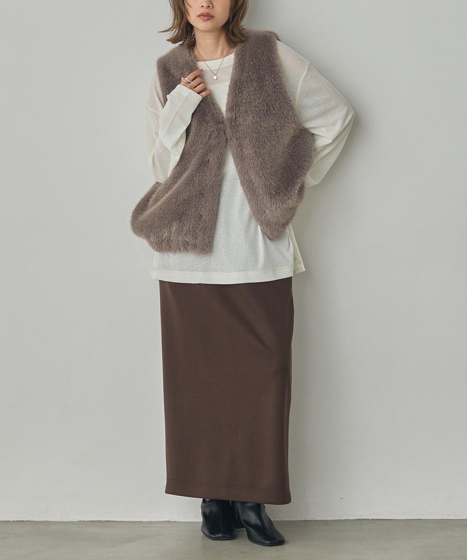 LIGHTWEIGHT CARDBOARD TIGHT SKIRT