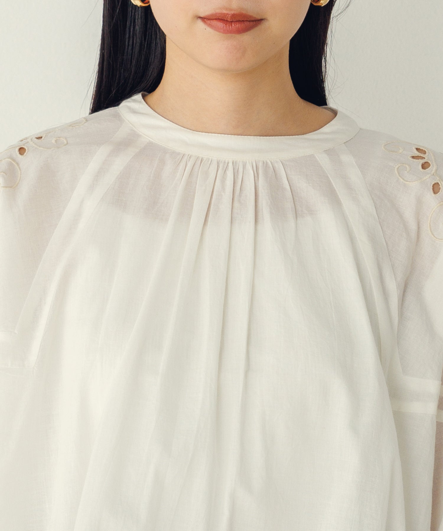 シフリー刺繍ブラウス