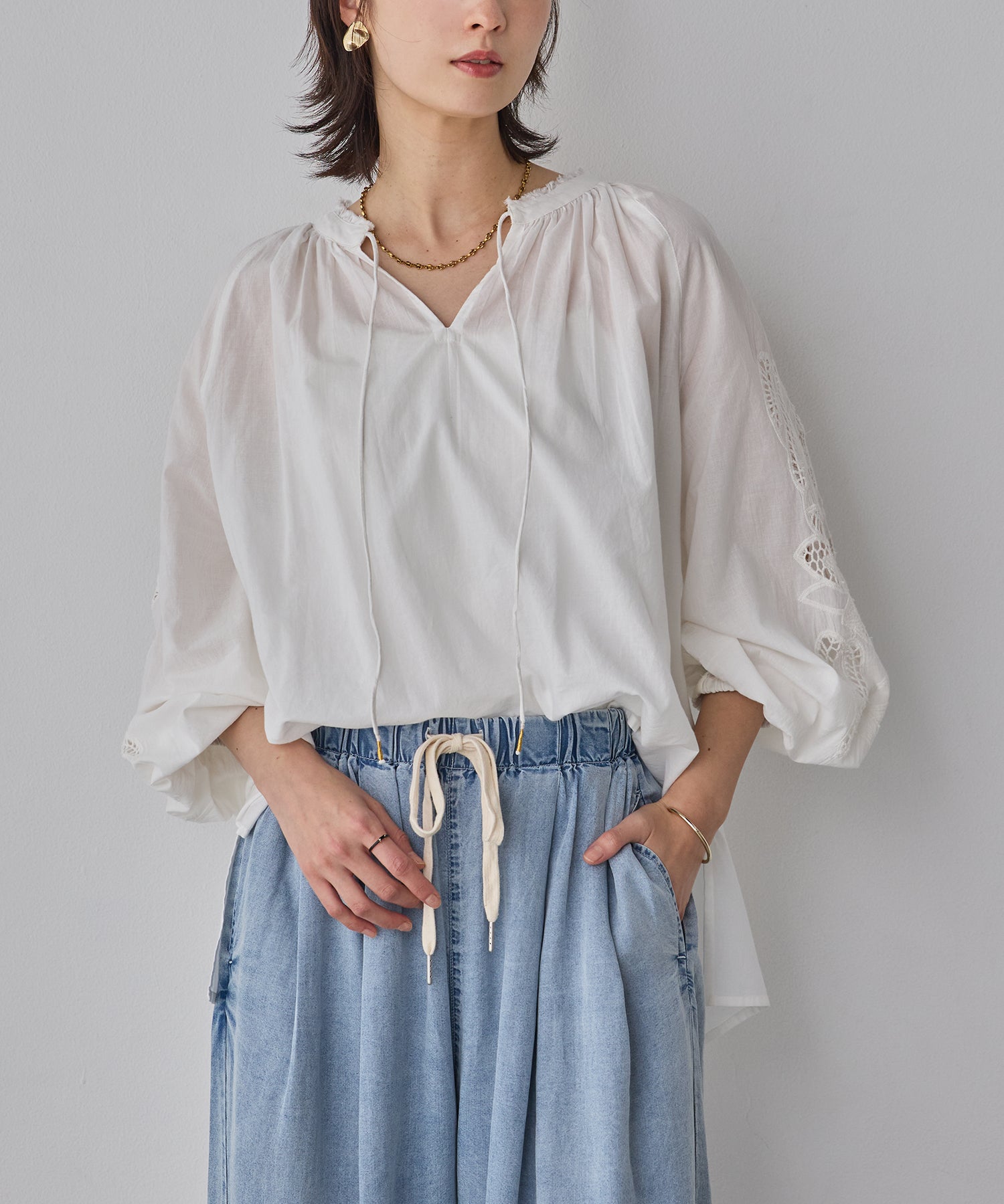 EMBROIDERED SLEEVE BLOUSE