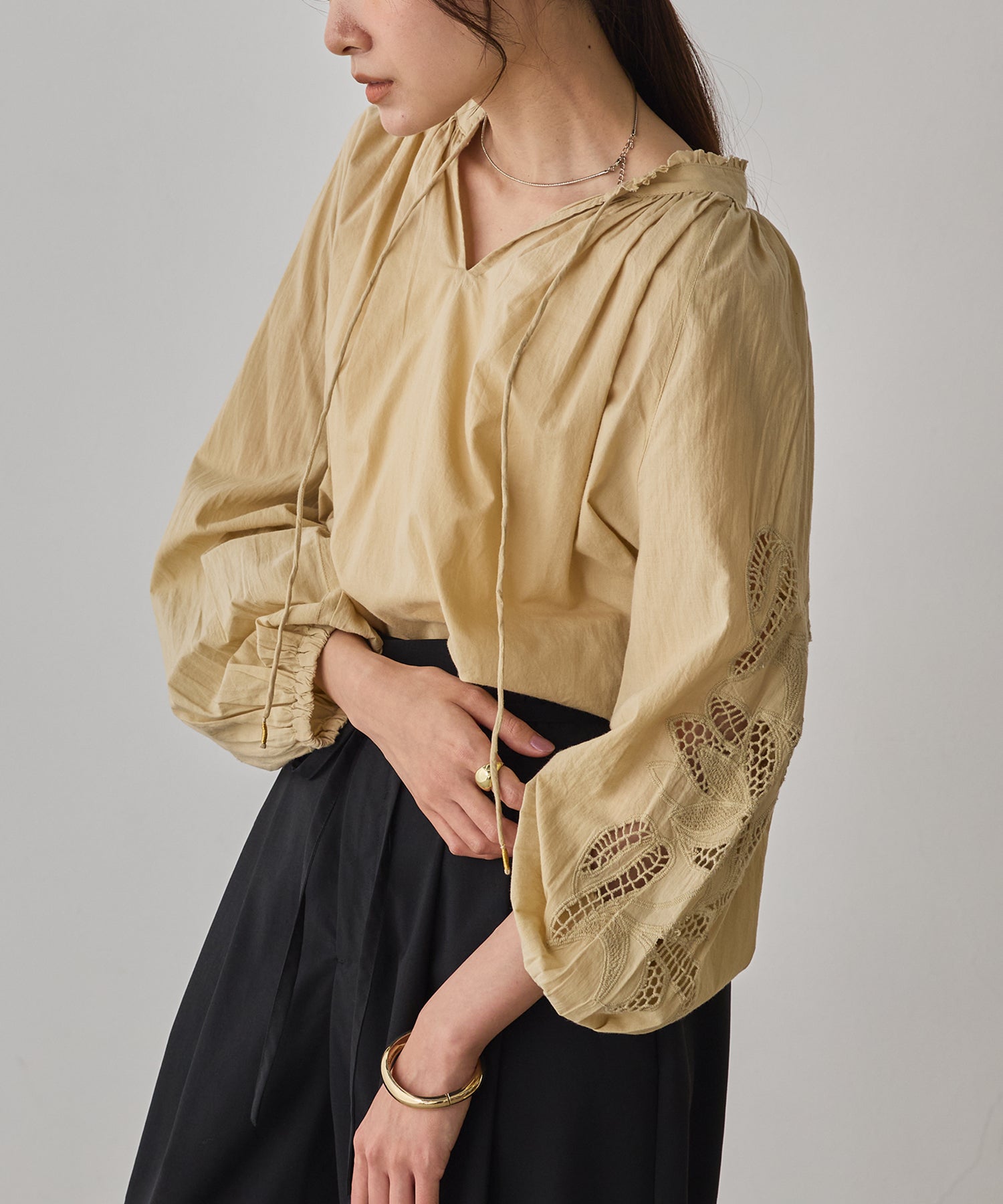 EMBROIDERED SLEEVE BLOUSE