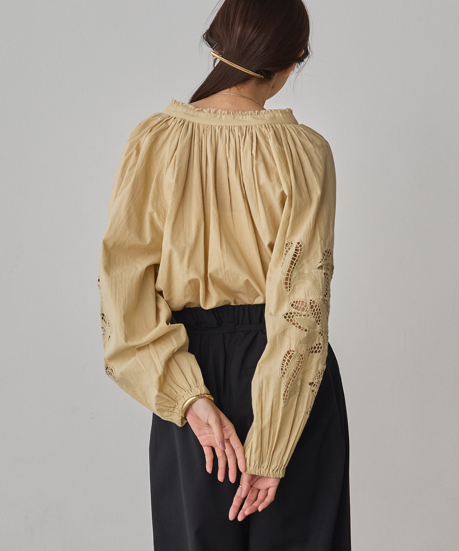 EMBROIDERED SLEEVE BLOUSE
