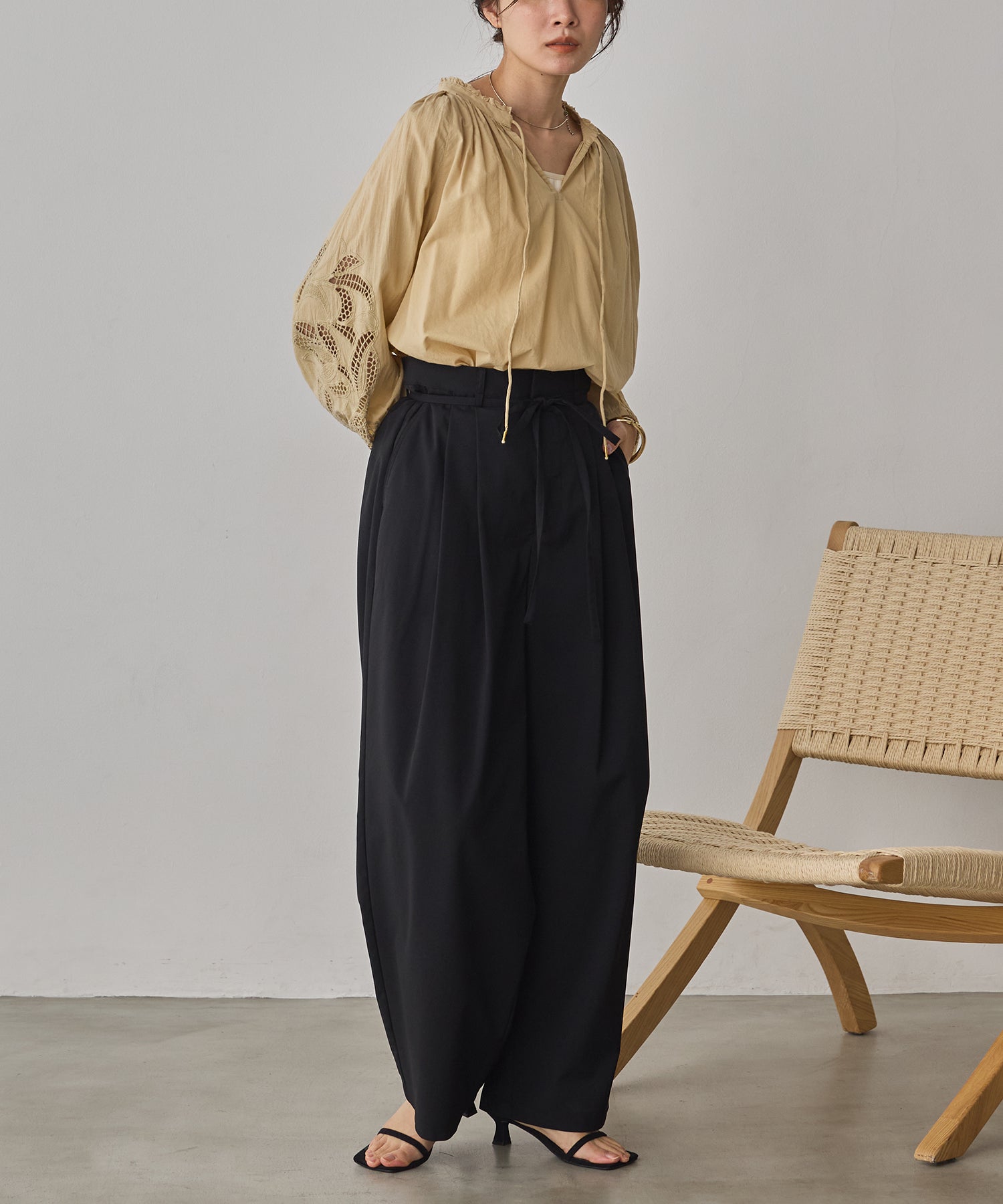 EMBROIDERED SLEEVE BLOUSE